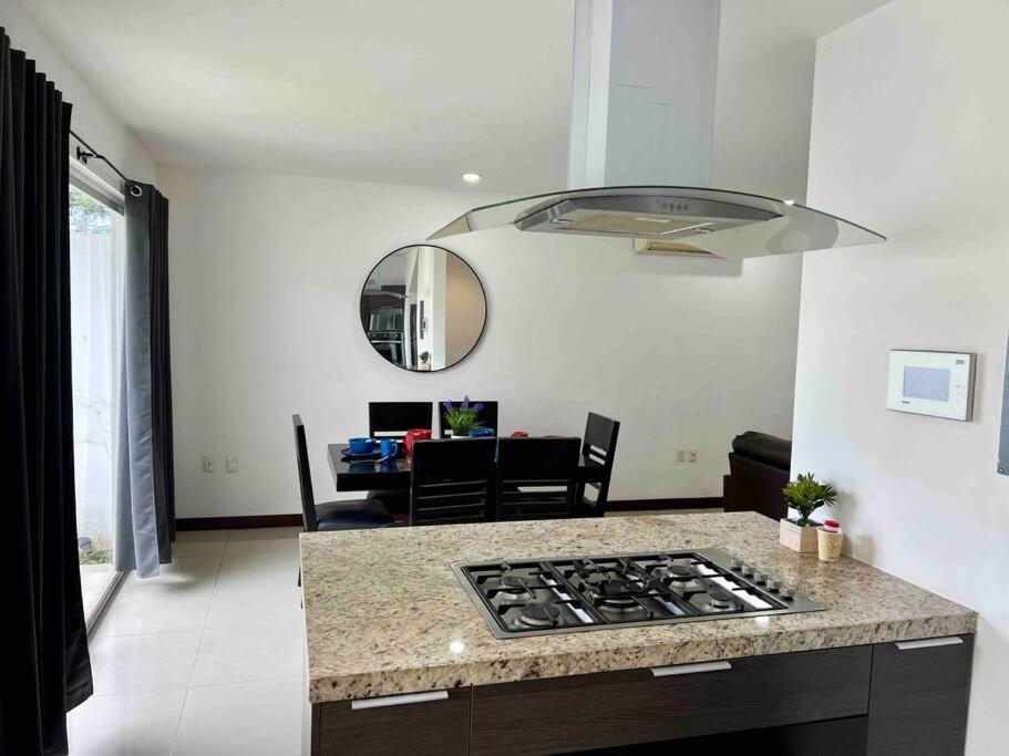 Casa ejecutiva en fraccionamiento privado