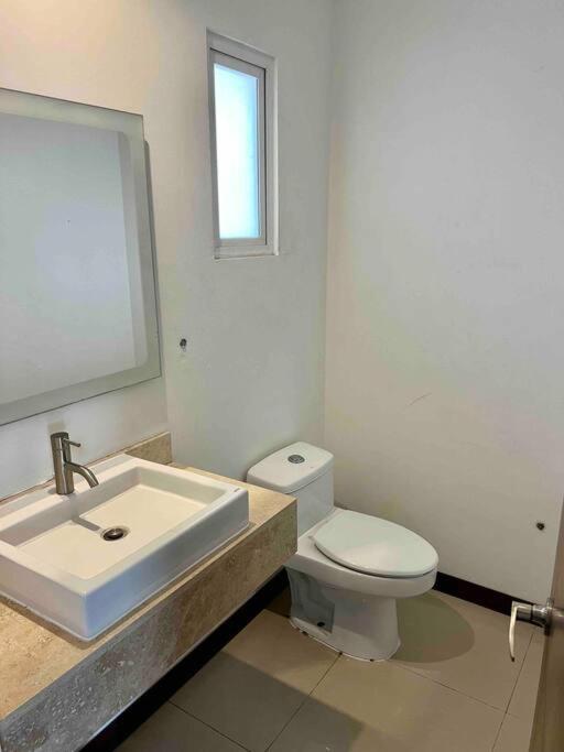 Casa ejecutiva en fraccionamiento privado