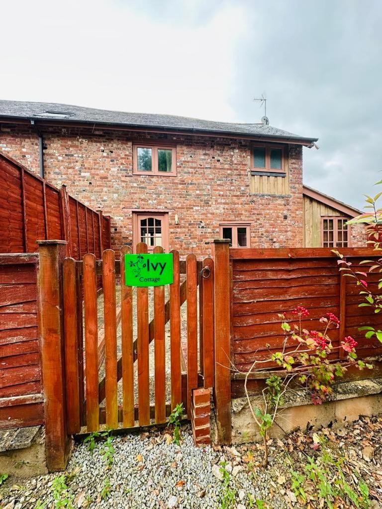 Ivy Cottage - Great Houndbeare Farm Holiday Cottages