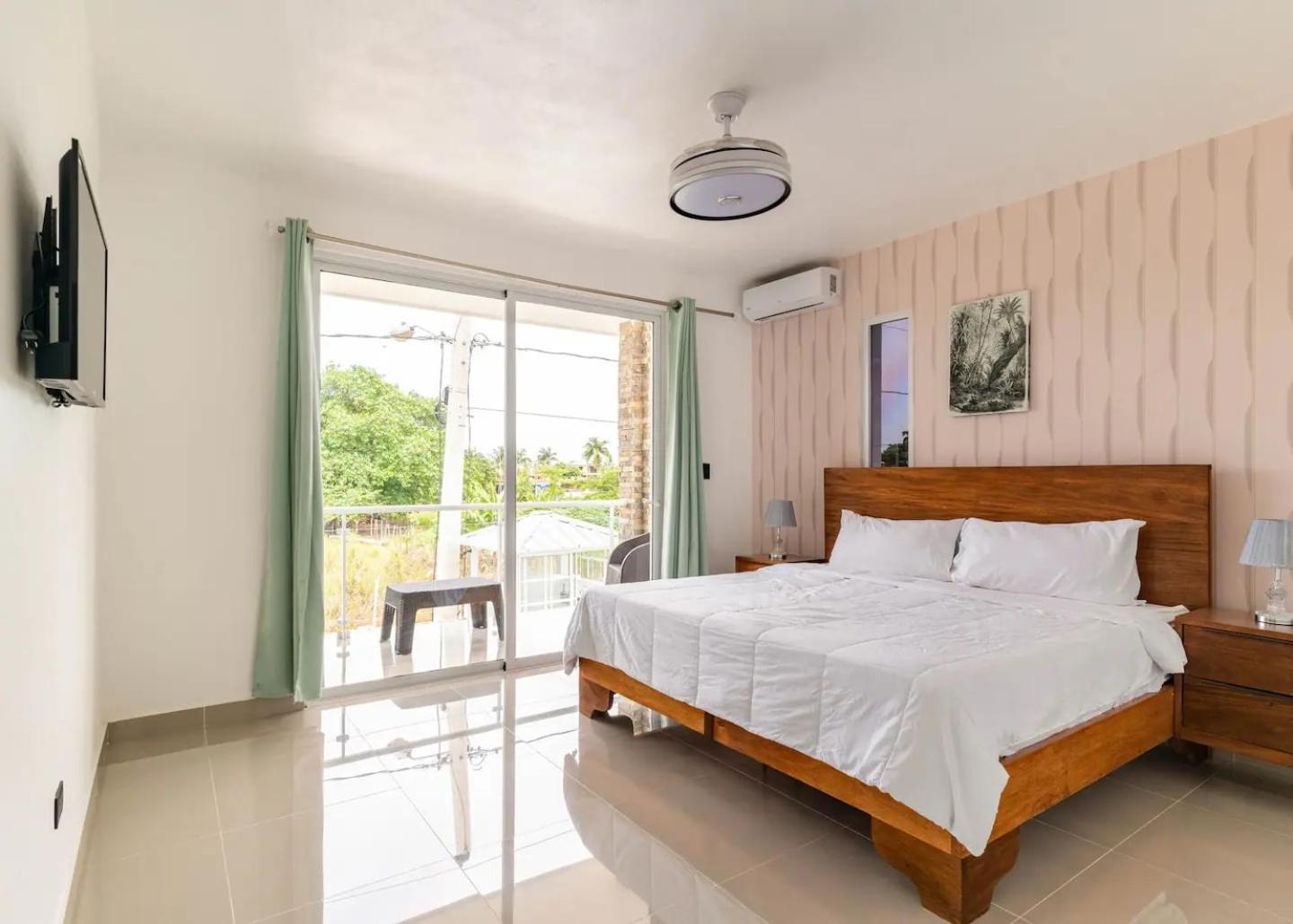 Modern Vacation Paradise Villa with Private Pool