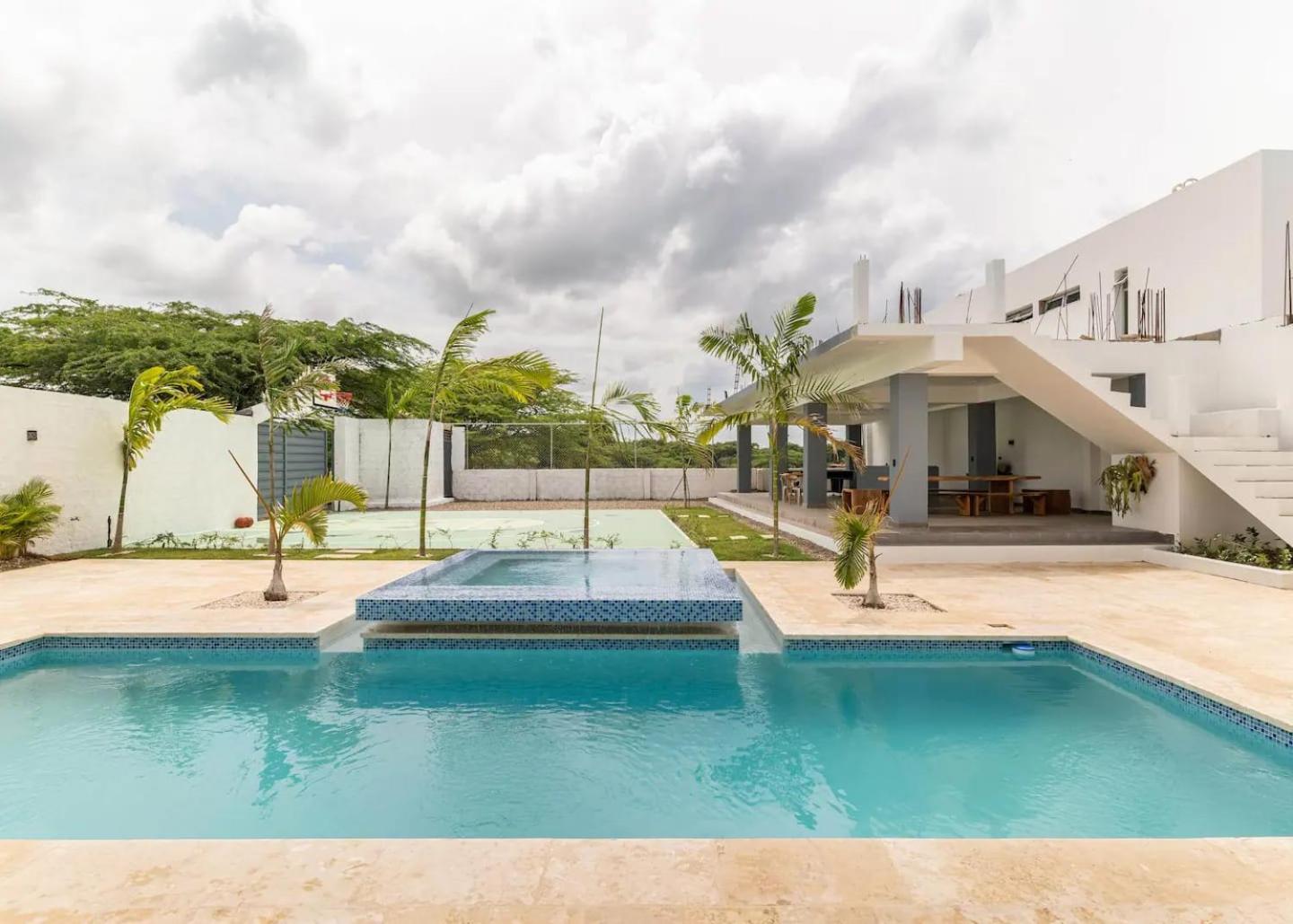 Modern Vacation Paradise Villa with Private Pool