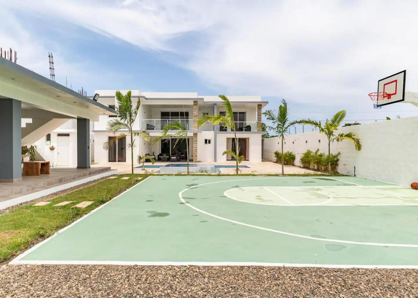 Modern Vacation Paradise Villa with Private Pool