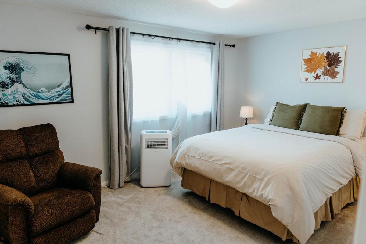 Central Calgary & Nearby Mountain Escape - 4 Beds