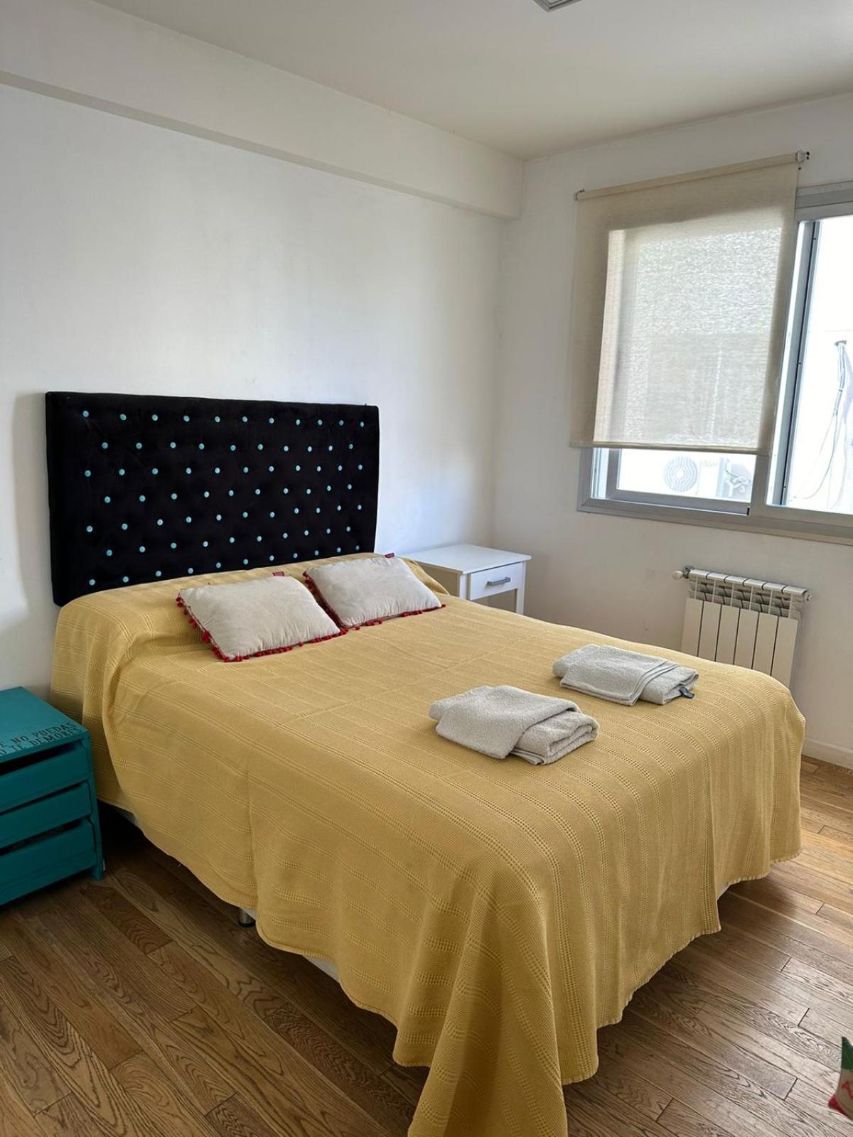 Departamento amplio en zona turística y comercial