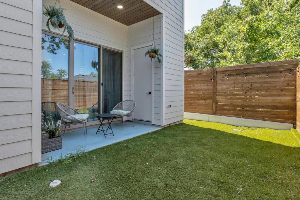 6-min from AA Arena l Modern Home near Downtown view 2