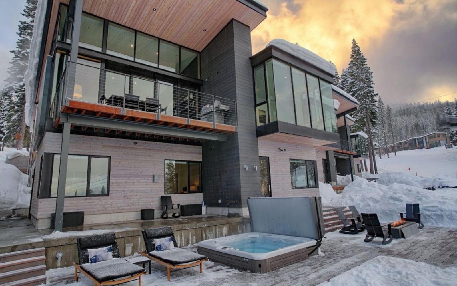 Modern Ski In-Out Home, Mid-Mountain view 2