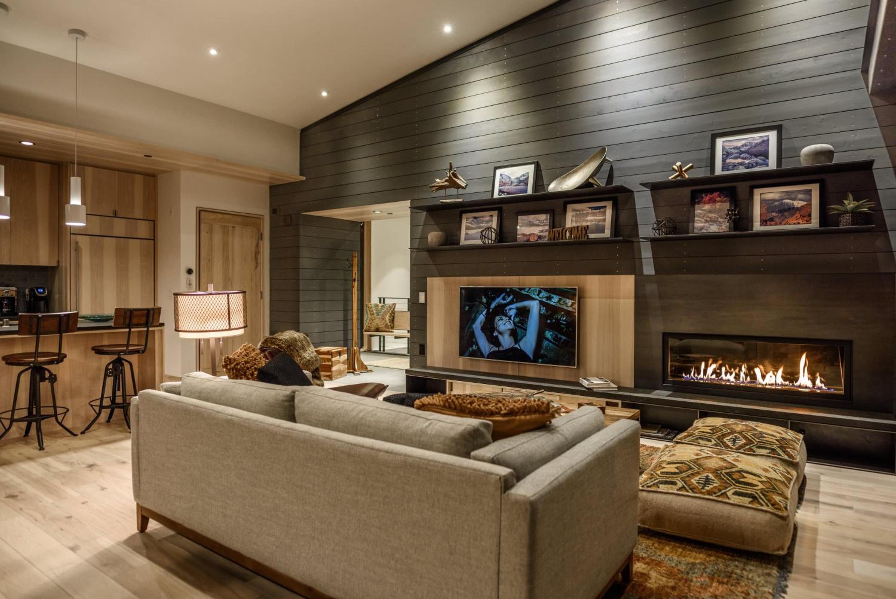 Modern Ski In-Out Home, Mid-Mountain view 3