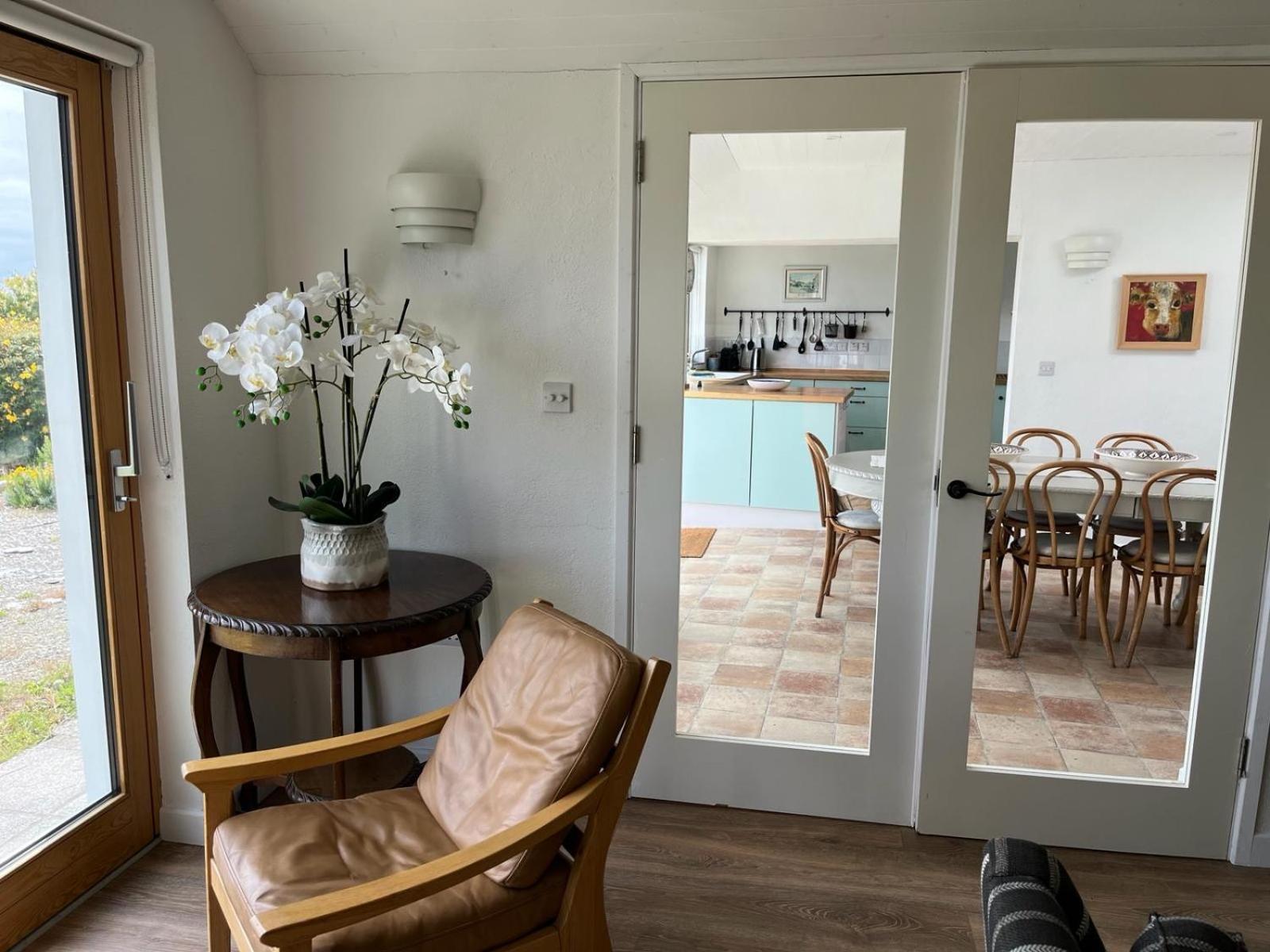 Pier Cottage with private water access to Colla Pier