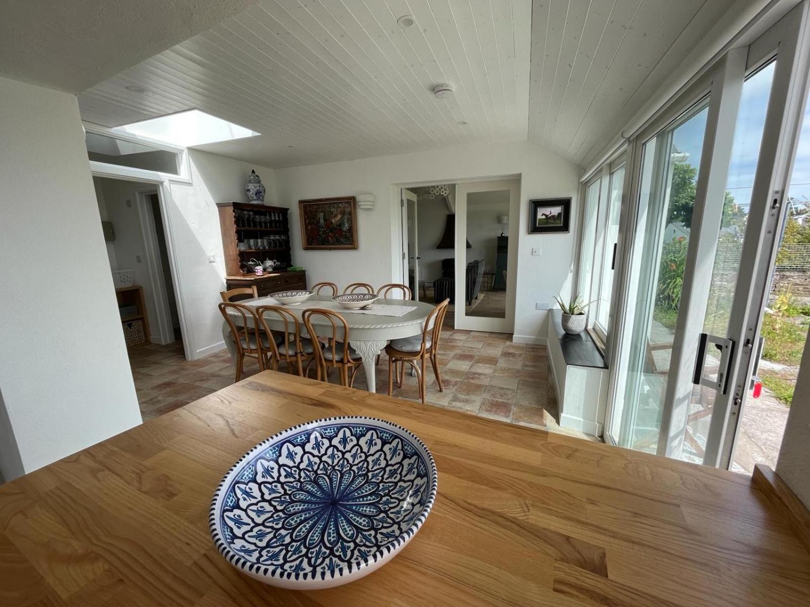 Pier Cottage with private water access to Colla Pier