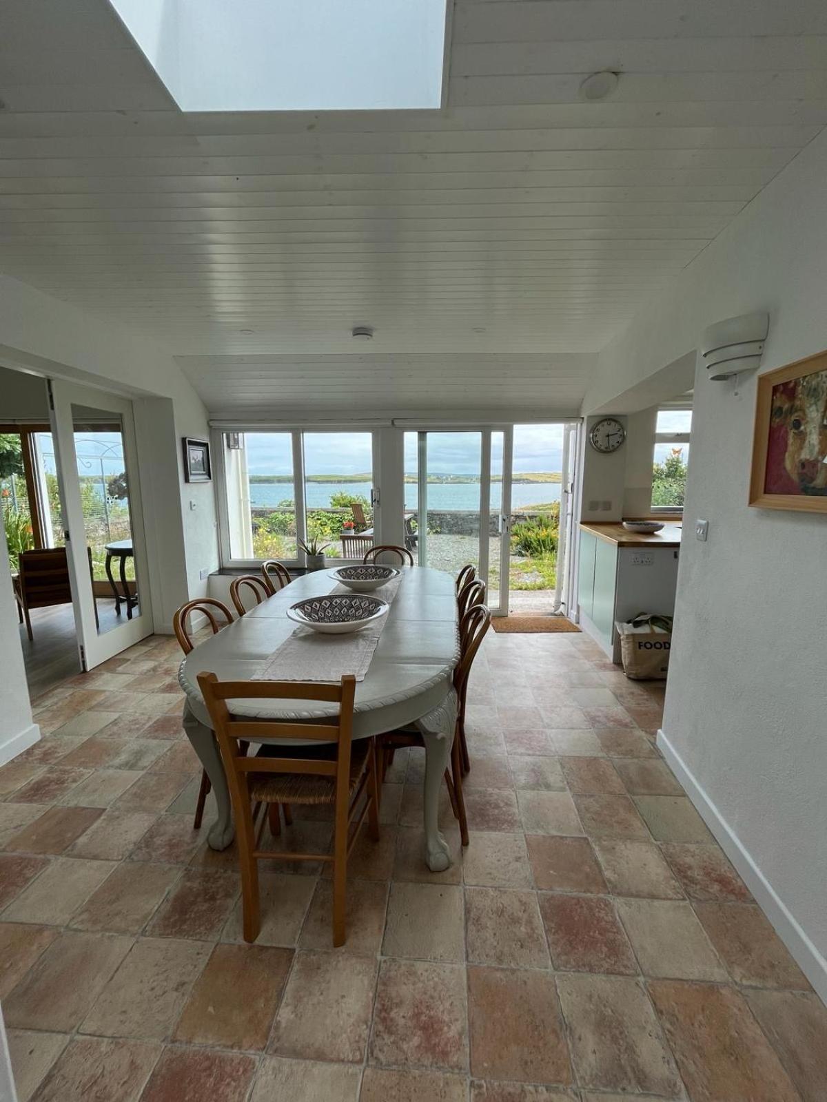 Pier Cottage with private water access to Colla Pier