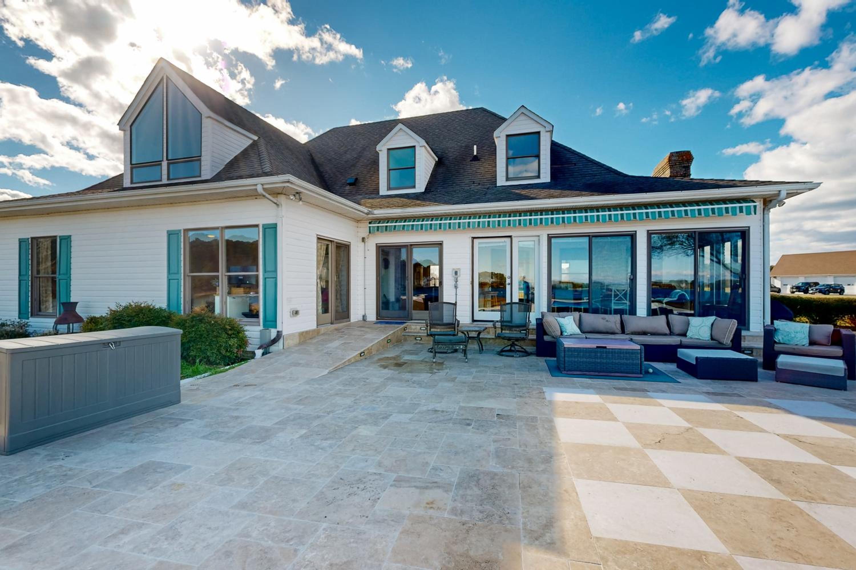 Dock, Pier and Chesapeake Bay Access! Family Getaway