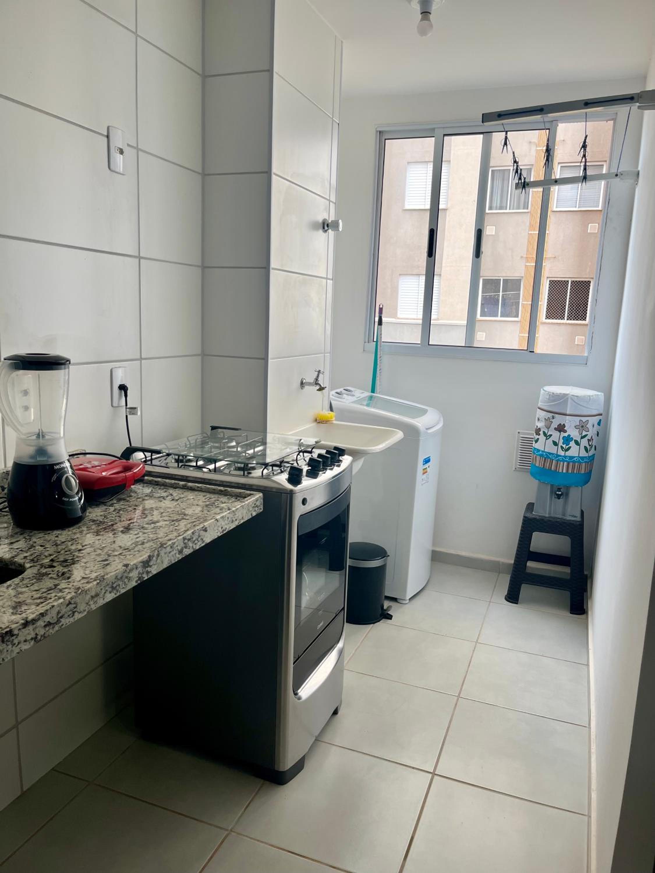 Apartamento para até 6 em condomínio com piscina