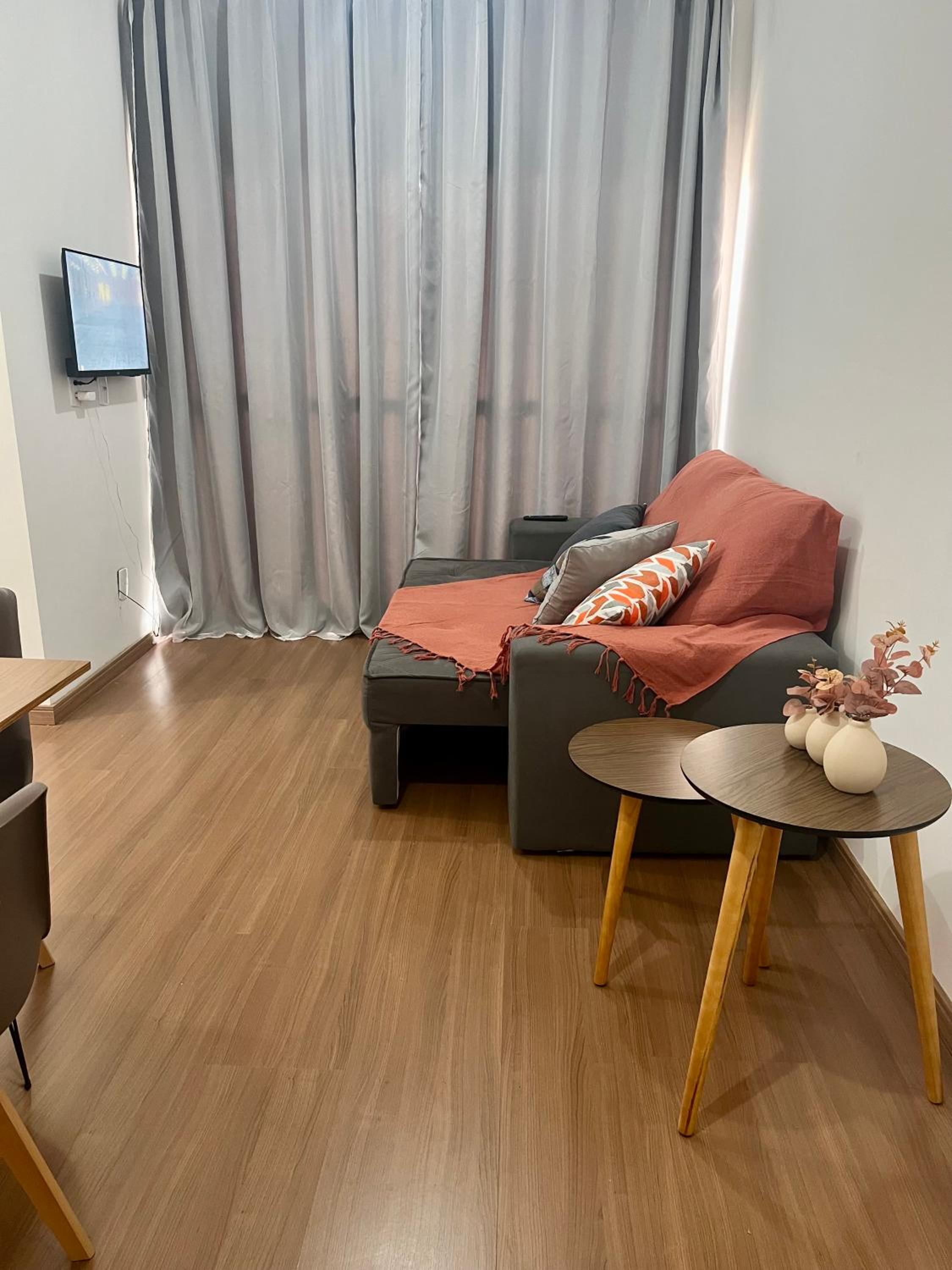 Apartamento para até 6 em condomínio com piscina