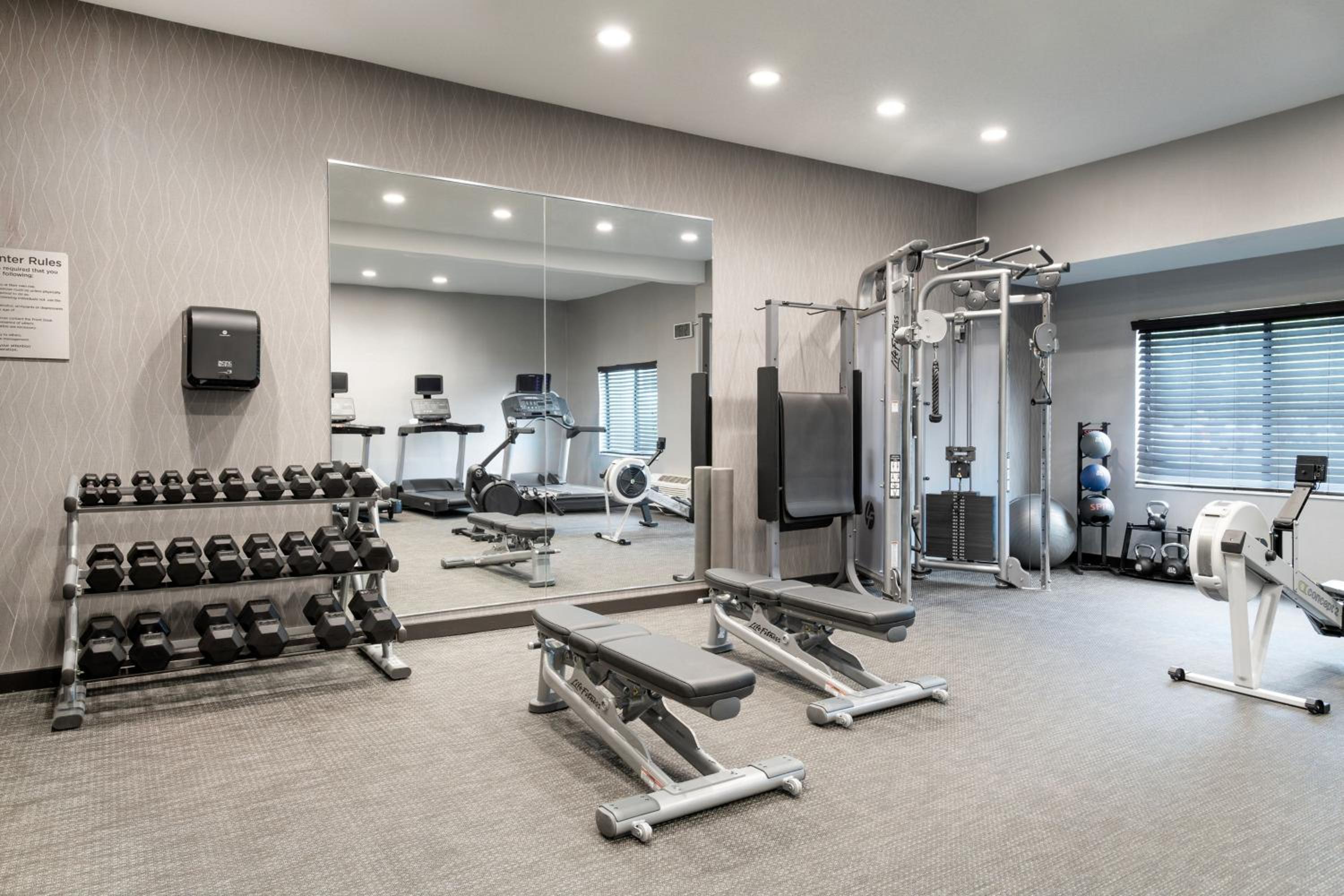 Danbury Vacations - Courtyard by Marriott Danbury - Property Image 40