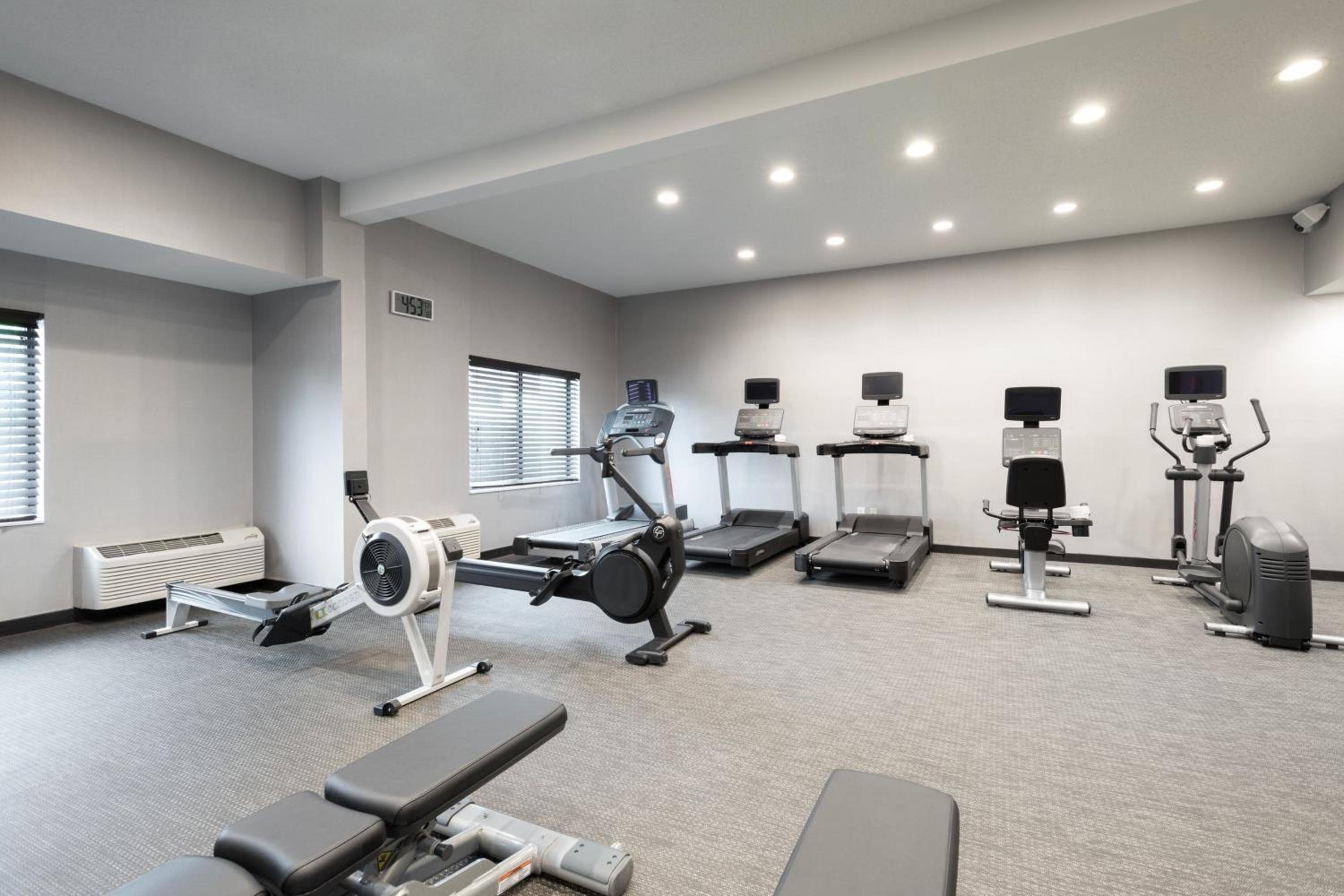 Danbury Vacations - Courtyard by Marriott Danbury - Property Image 41