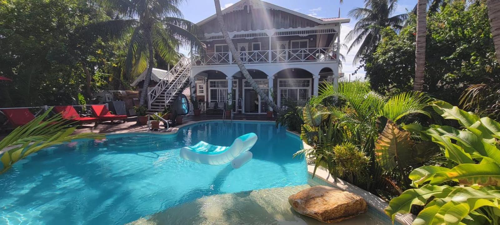 Caye Caulker Boutique Guesthouse 2
