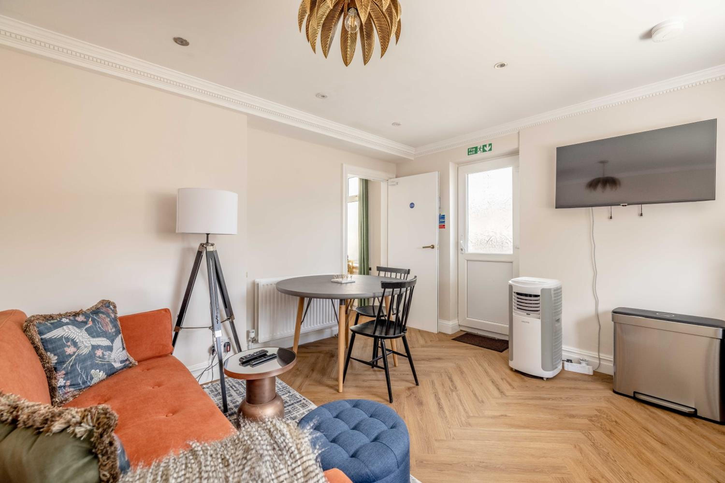 Super Cool Flats in Windsor with Parking and EV view 3