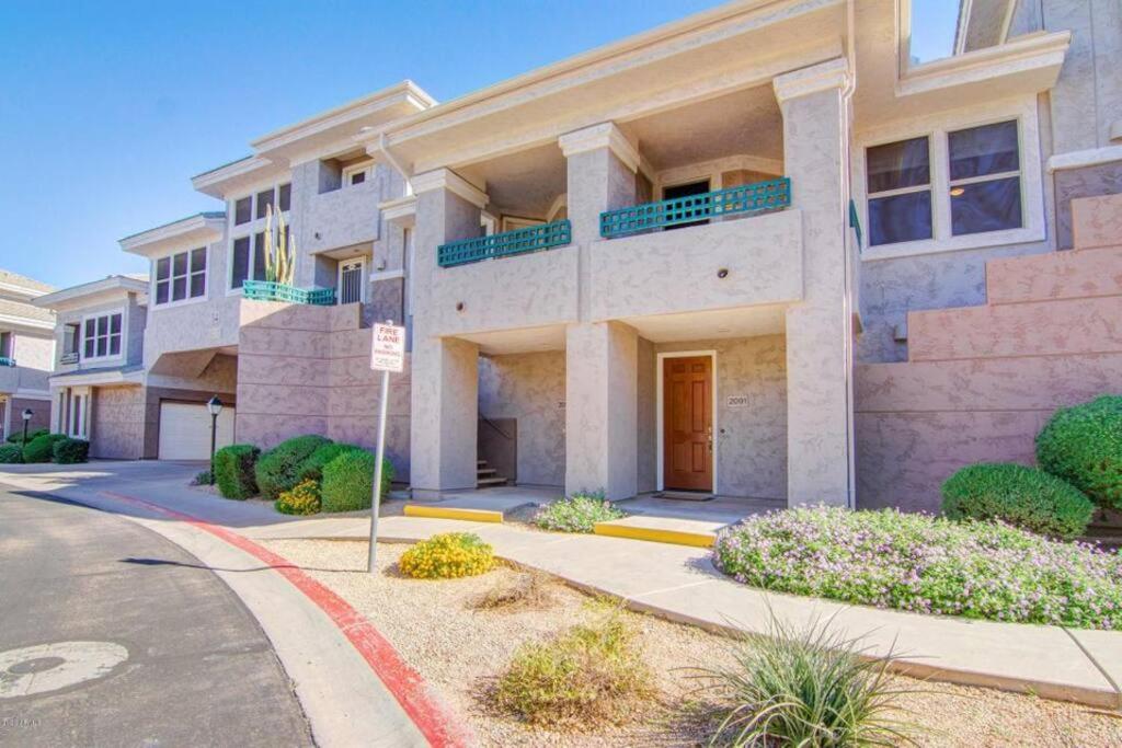 Luxury Living in Kierland Greens view 2