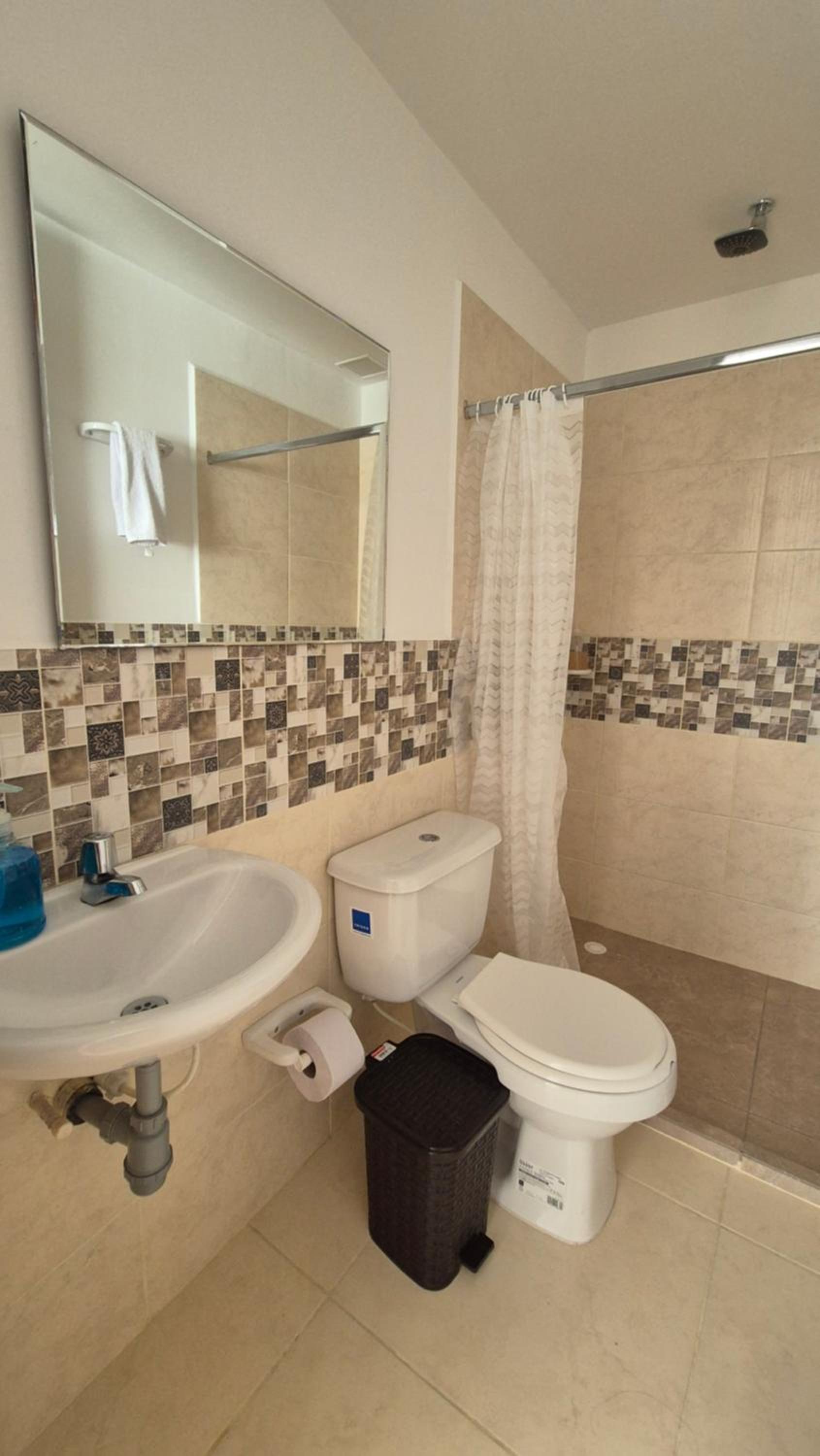 Apartamentos PRIVADOS 2 - 3 Habitaciones 4 Piscinas, 3 Jacuzzi, Sauna Cerca Aeropuerto Eden y Parque del Cafe por Molca Travel