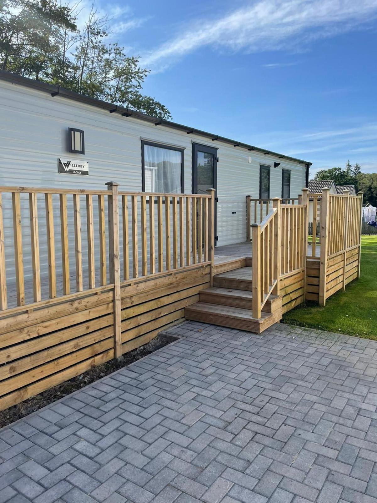 Carlisle CAMELOT HOLIDAY PARK CA65SZ MANOR view 2