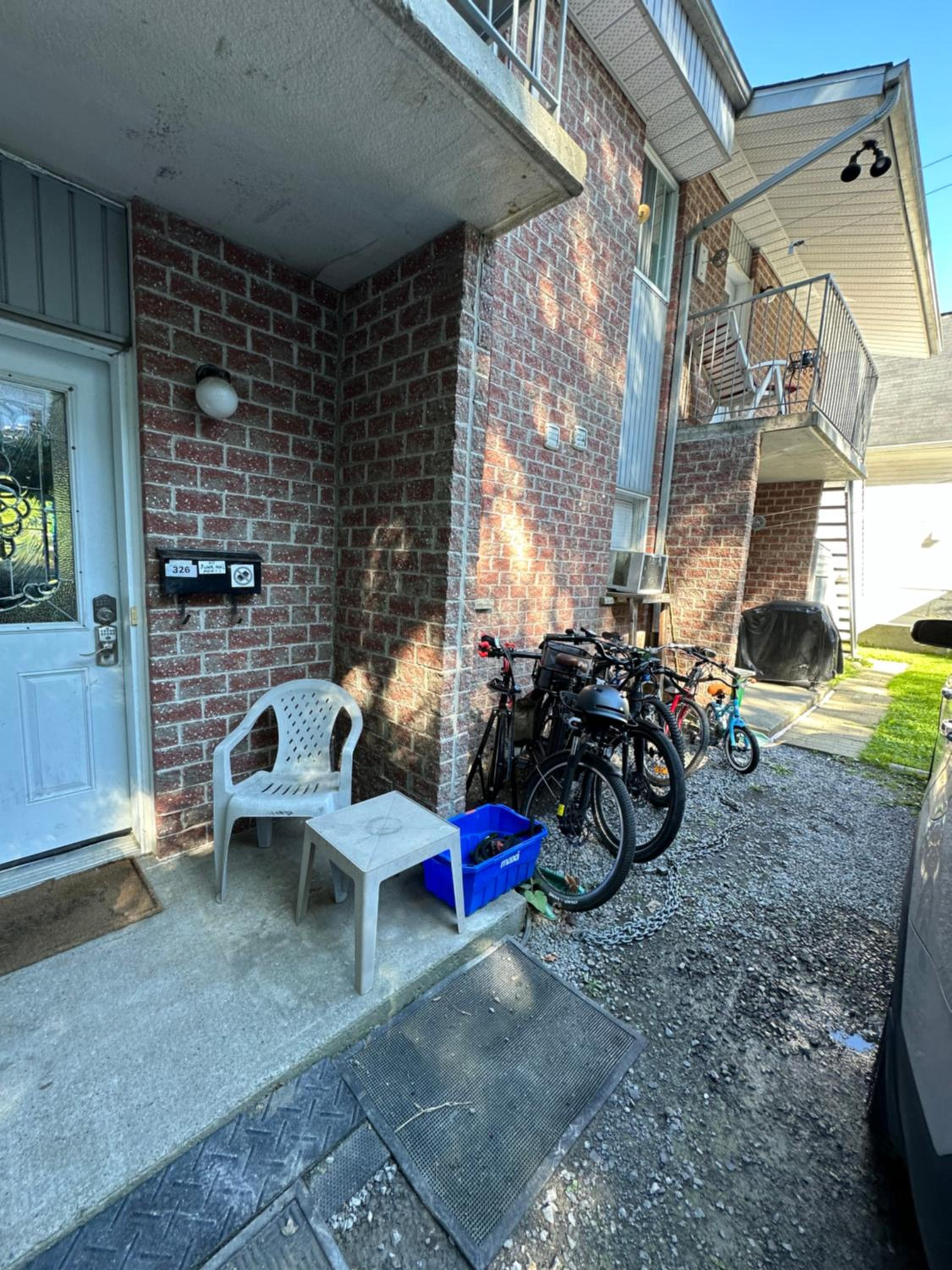 Quiet, comfortable great location 2 bedroom