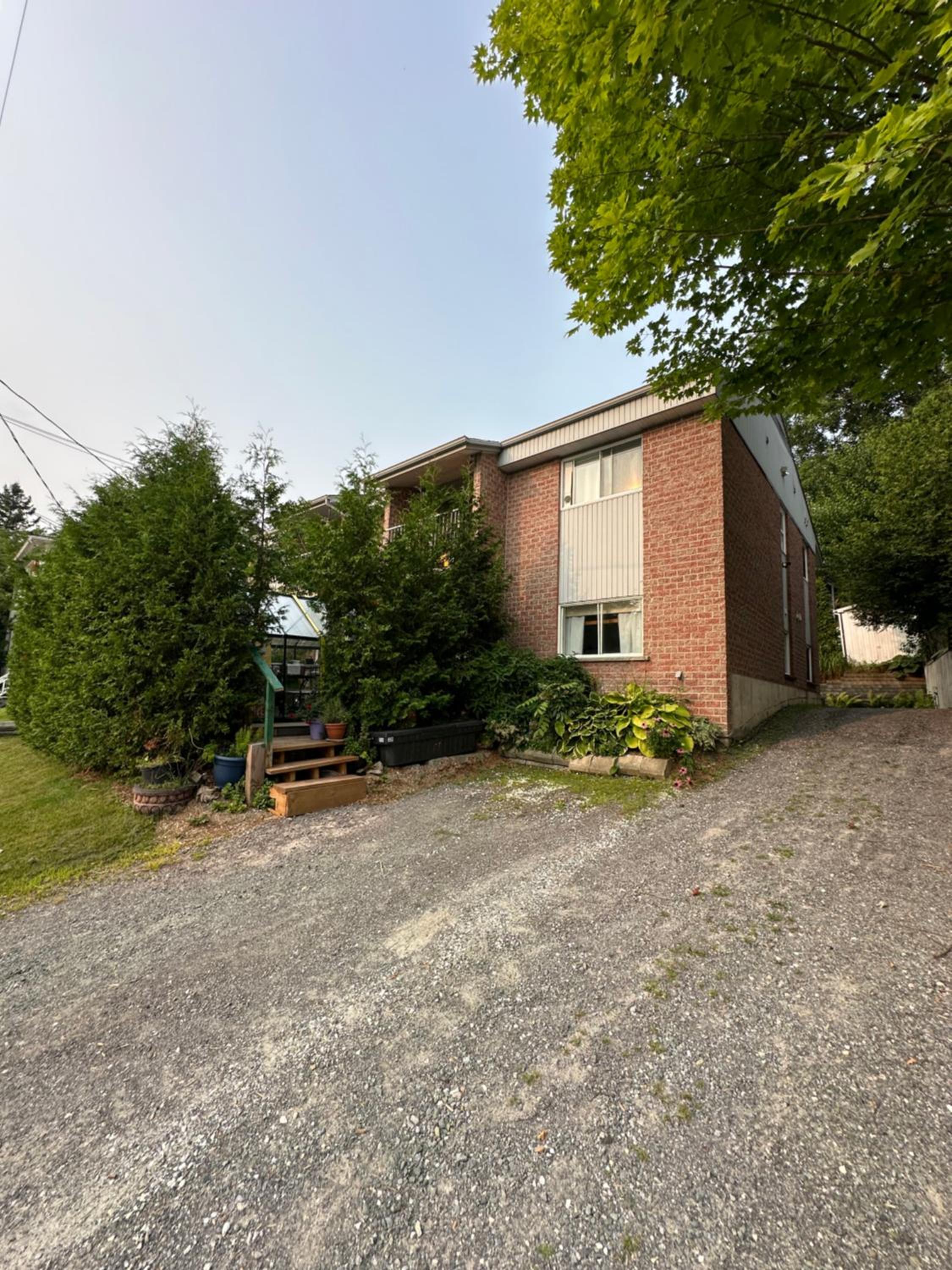 Quiet, comfortable great location 2 bedroom