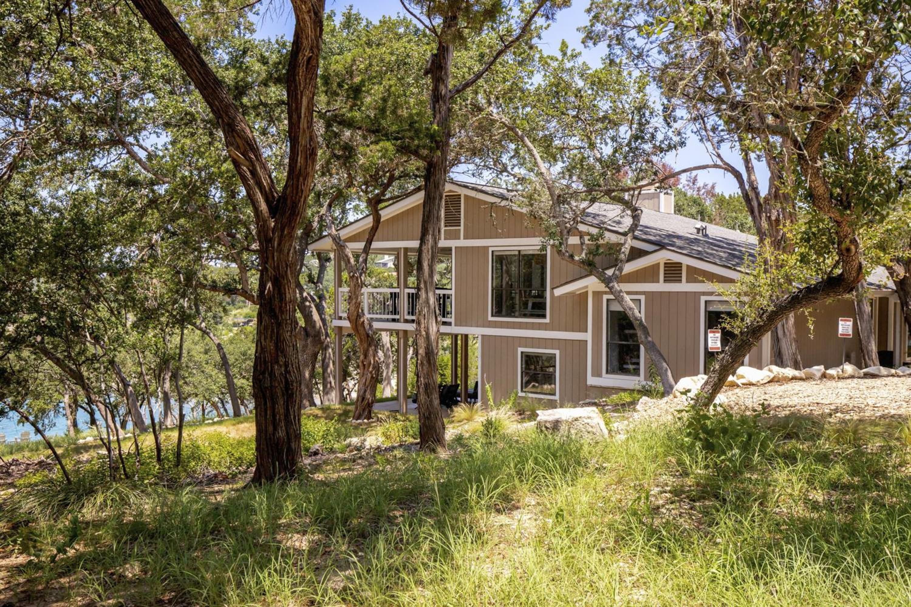 Waterfront Canyon Lake Retreat Dogs Welcome!