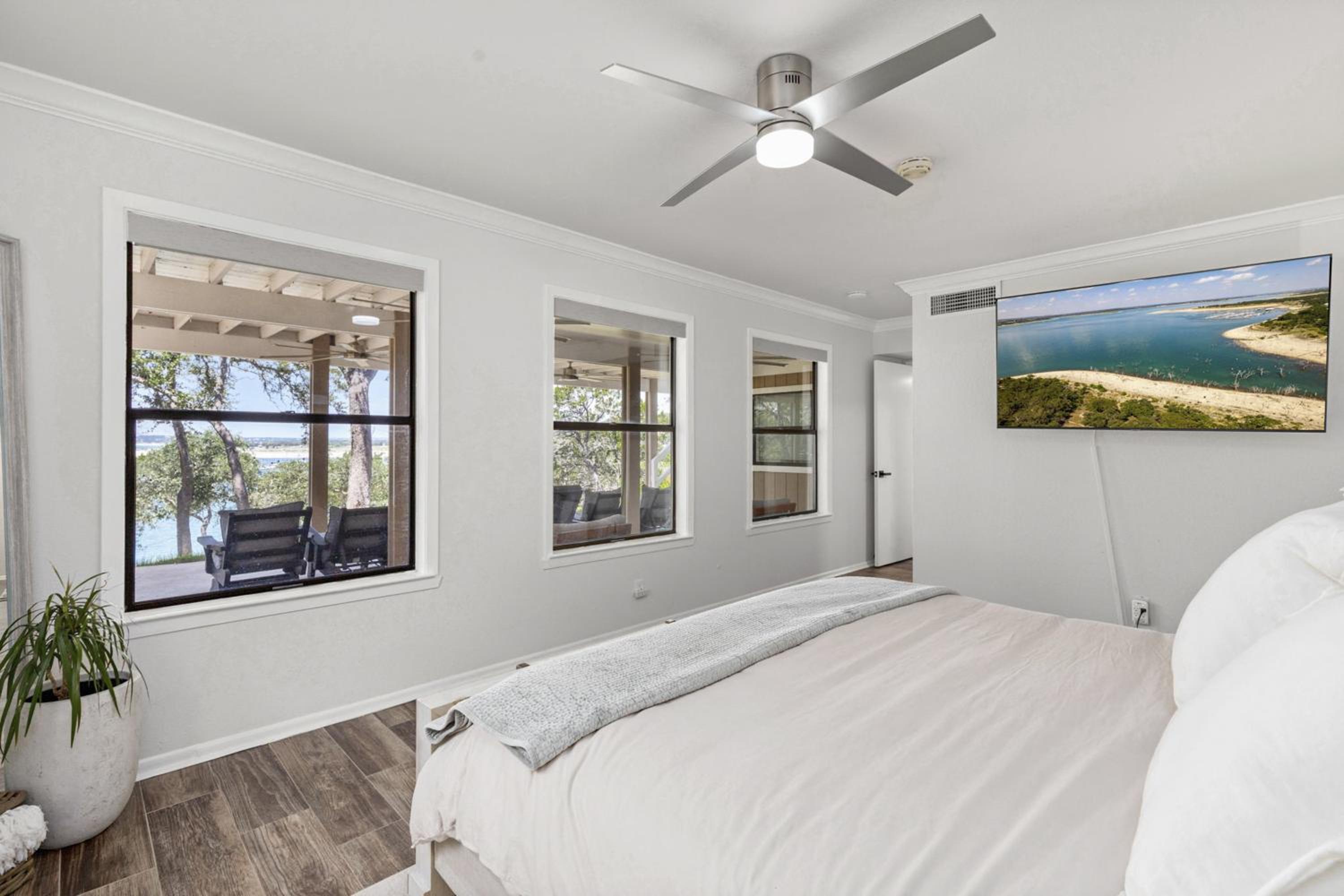 Waterfront Canyon Lake Retreat Dogs Welcome!