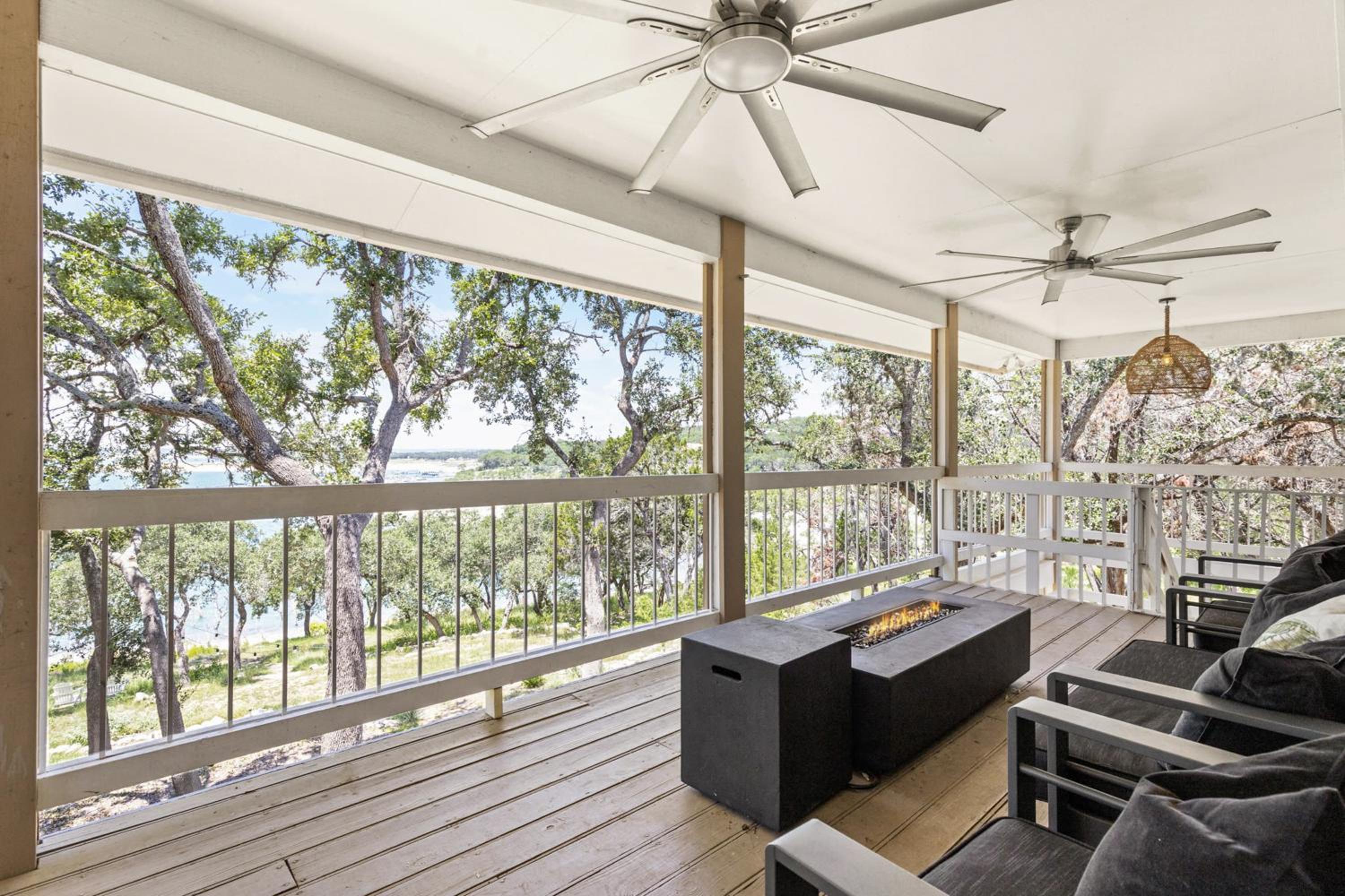 Waterfront Canyon Lake Retreat Dogs Welcome!