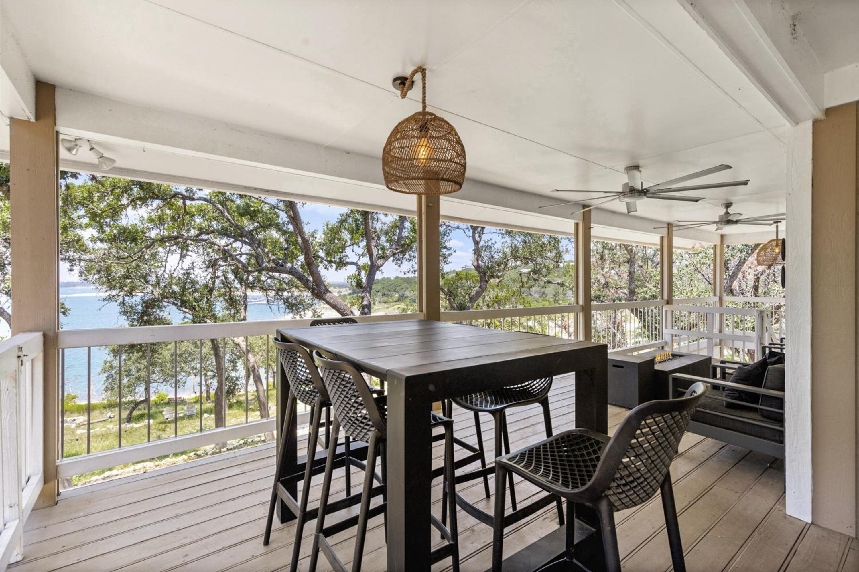 Waterfront Canyon Lake Retreat Dogs Welcome!