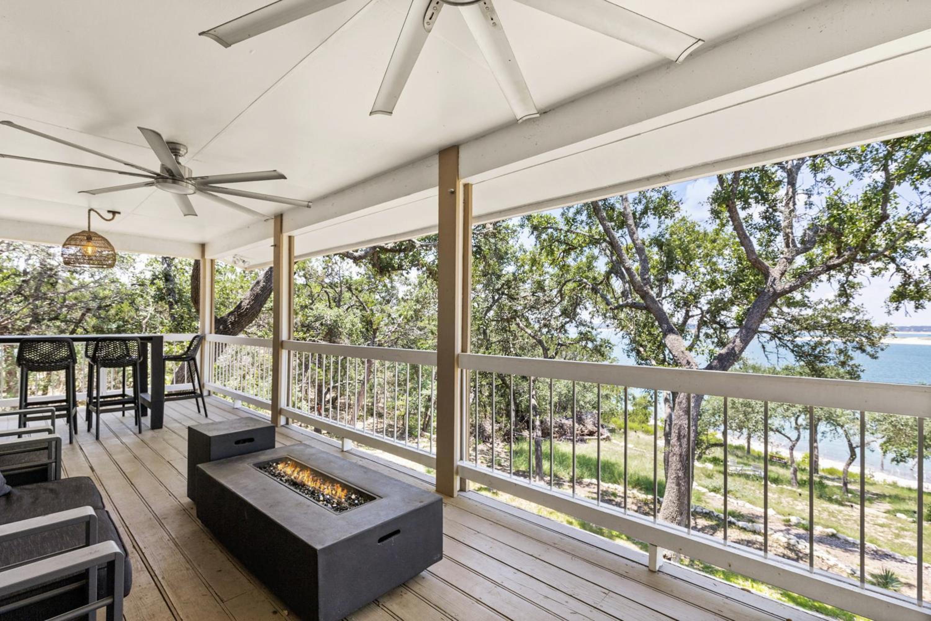 Waterfront Canyon Lake Retreat Dogs Welcome!