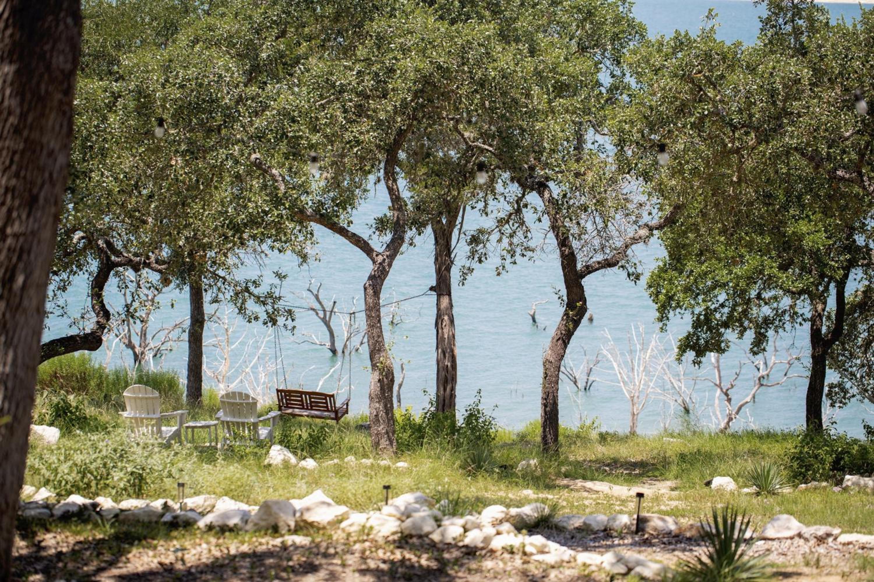 Waterfront Canyon Lake Retreat Dogs Welcome!