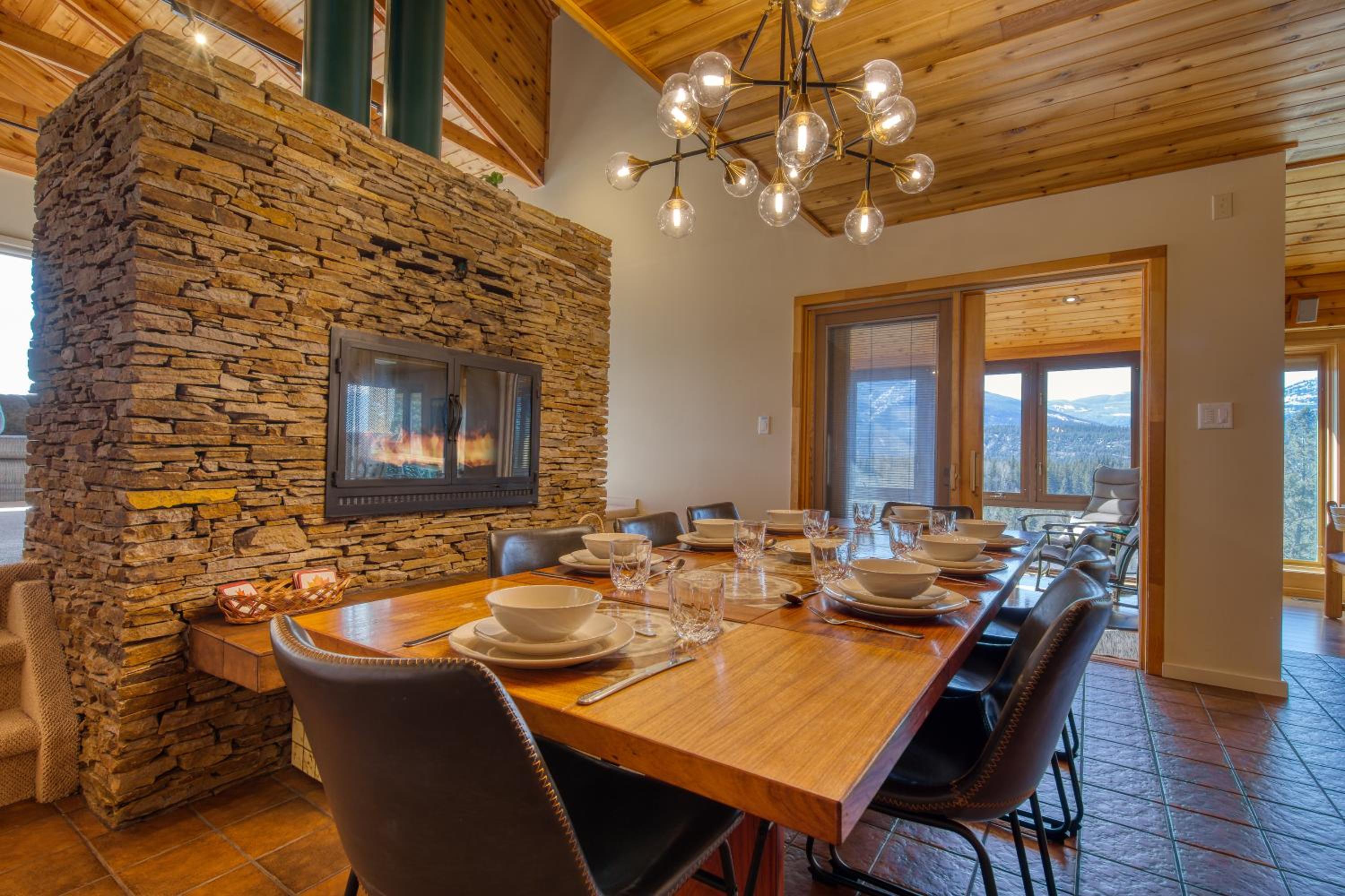 CLIFF CABIN Family Friendly|Hot Tub|Spectacular Views