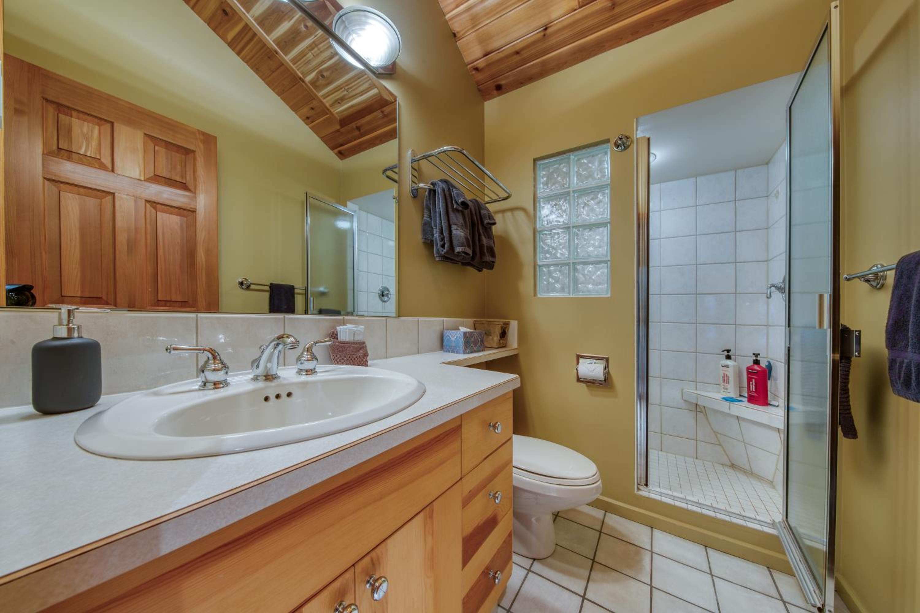 CLIFF CABIN Family Friendly|Hot Tub|Spectacular Views