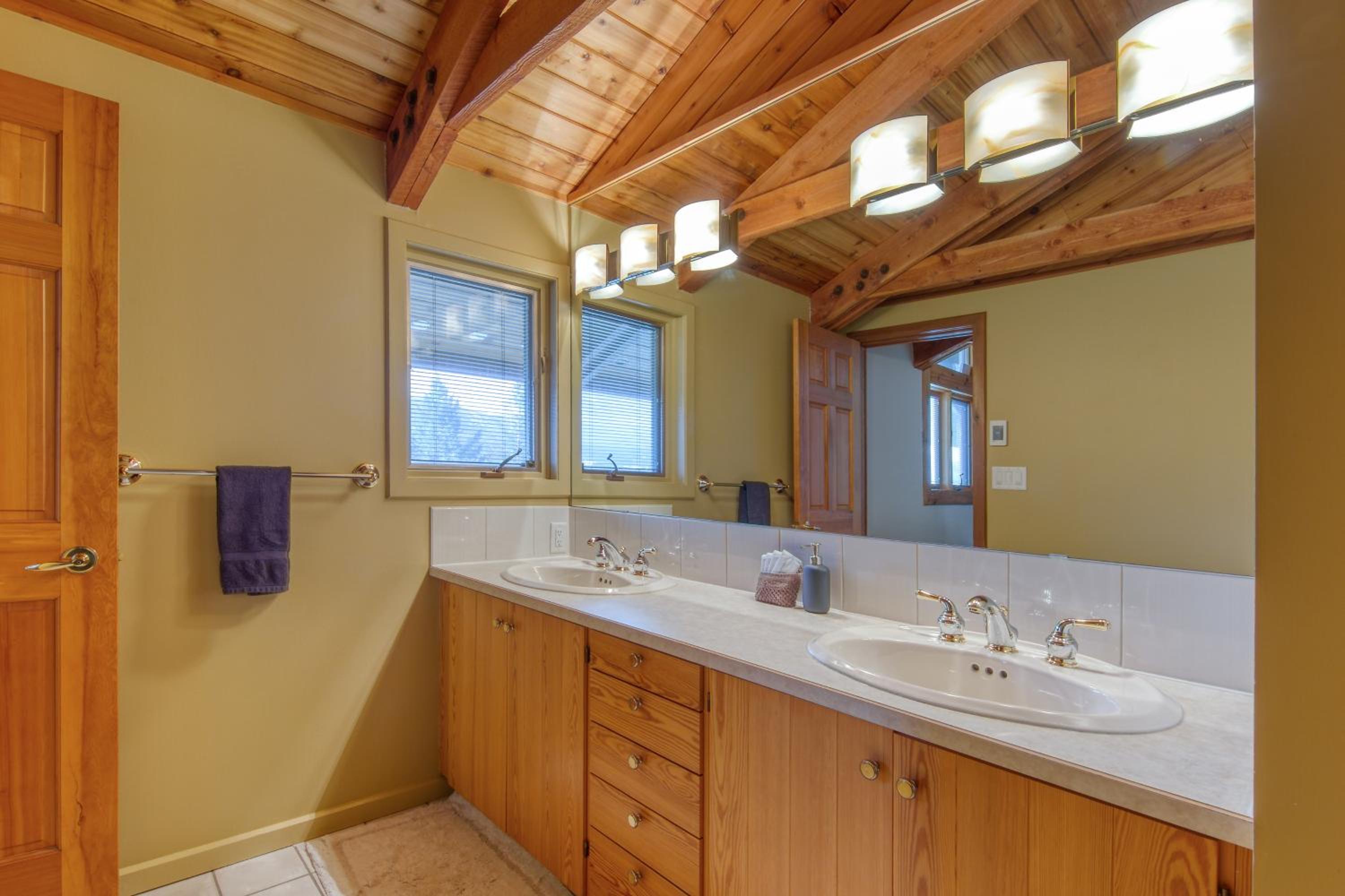 CLIFF CABIN Family Friendly|Hot Tub|Spectacular Views