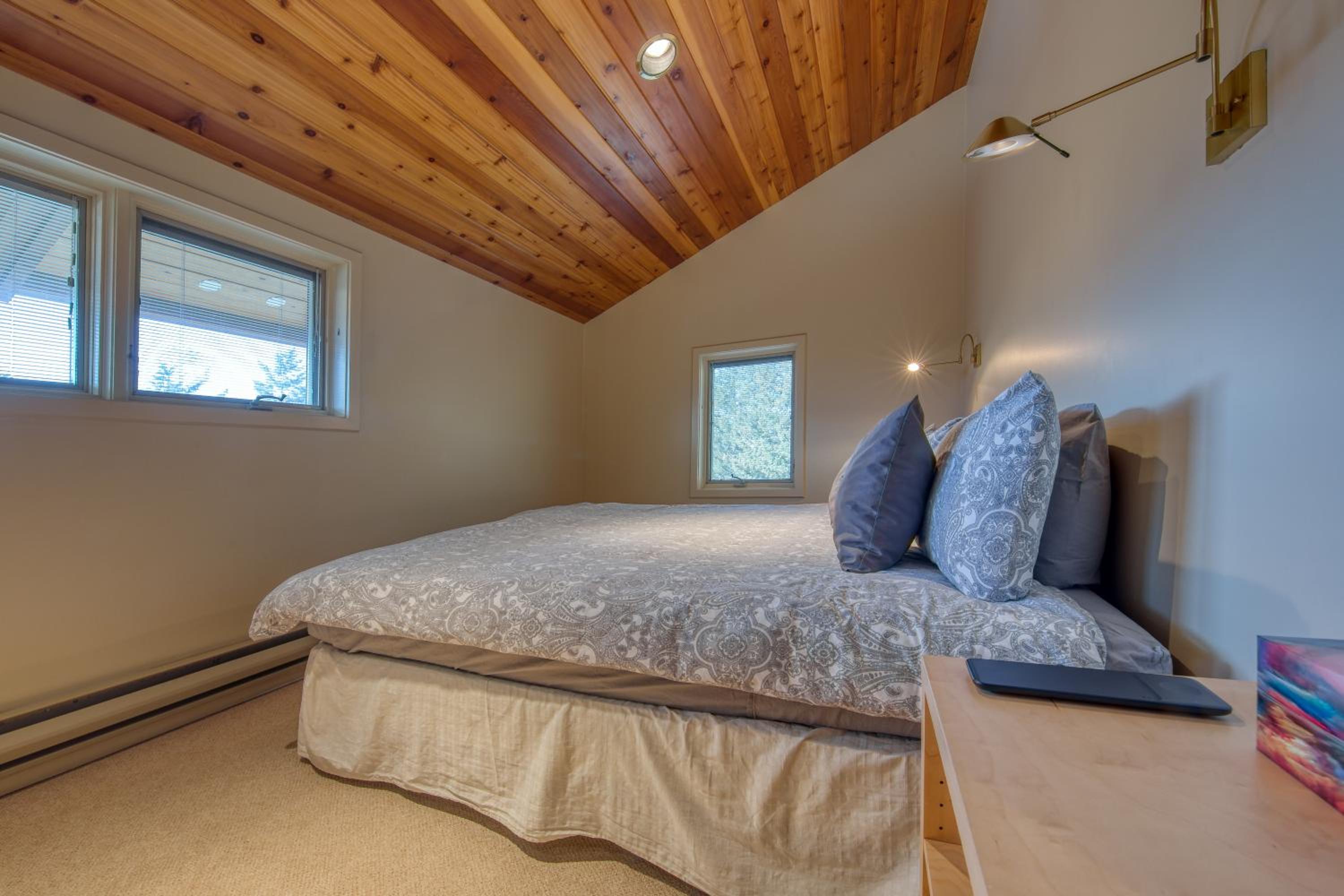 CLIFF CABIN Family Friendly|Hot Tub|Spectacular Views