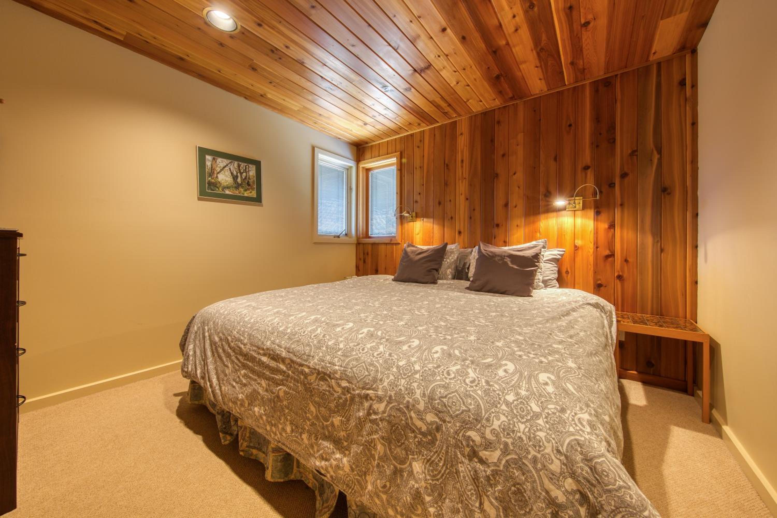 CLIFF CABIN Family Friendly|Hot Tub|Spectacular Views