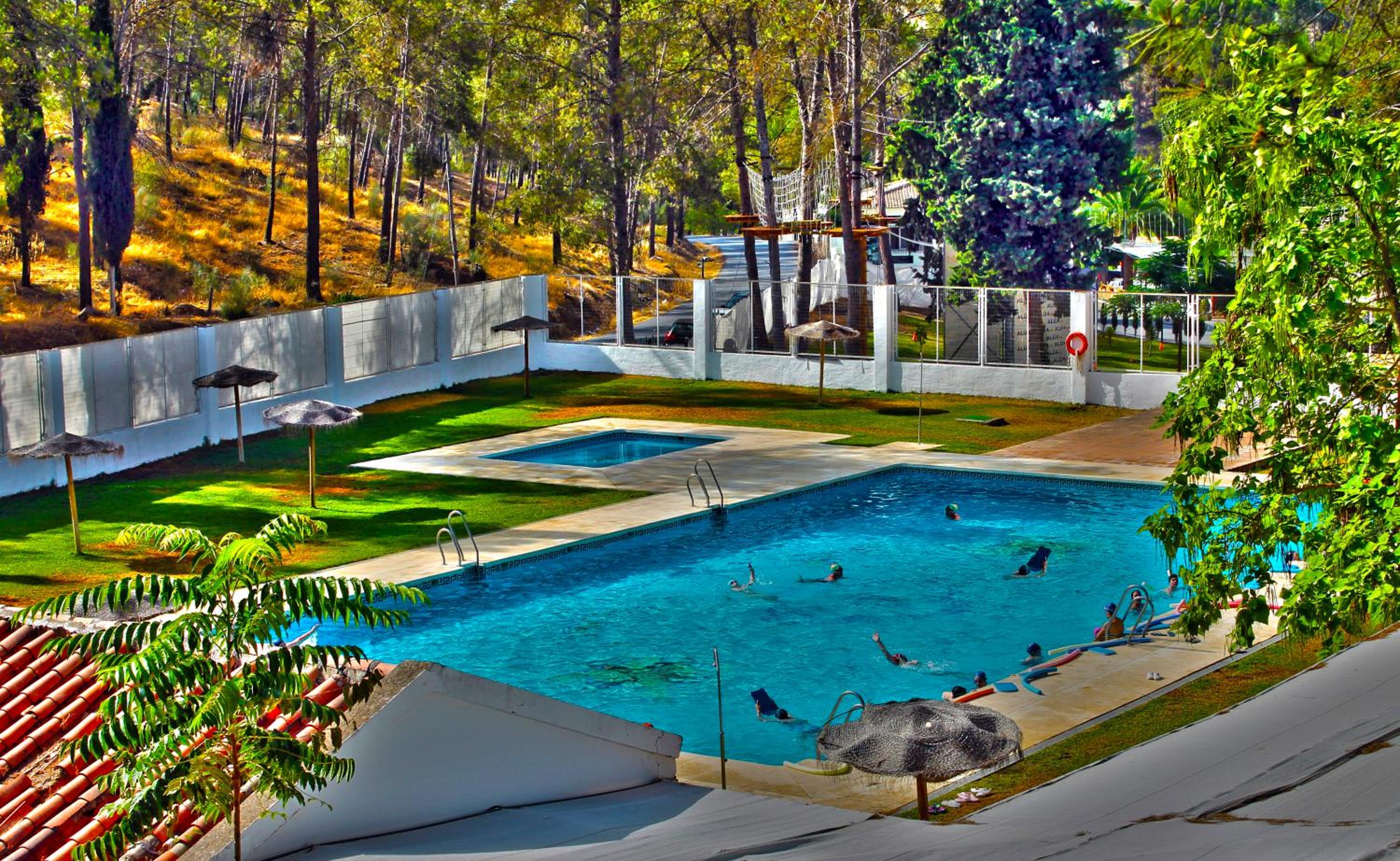 CENTRO DE OCIO ALÚA Bungalows Camping Rafting Benamejí