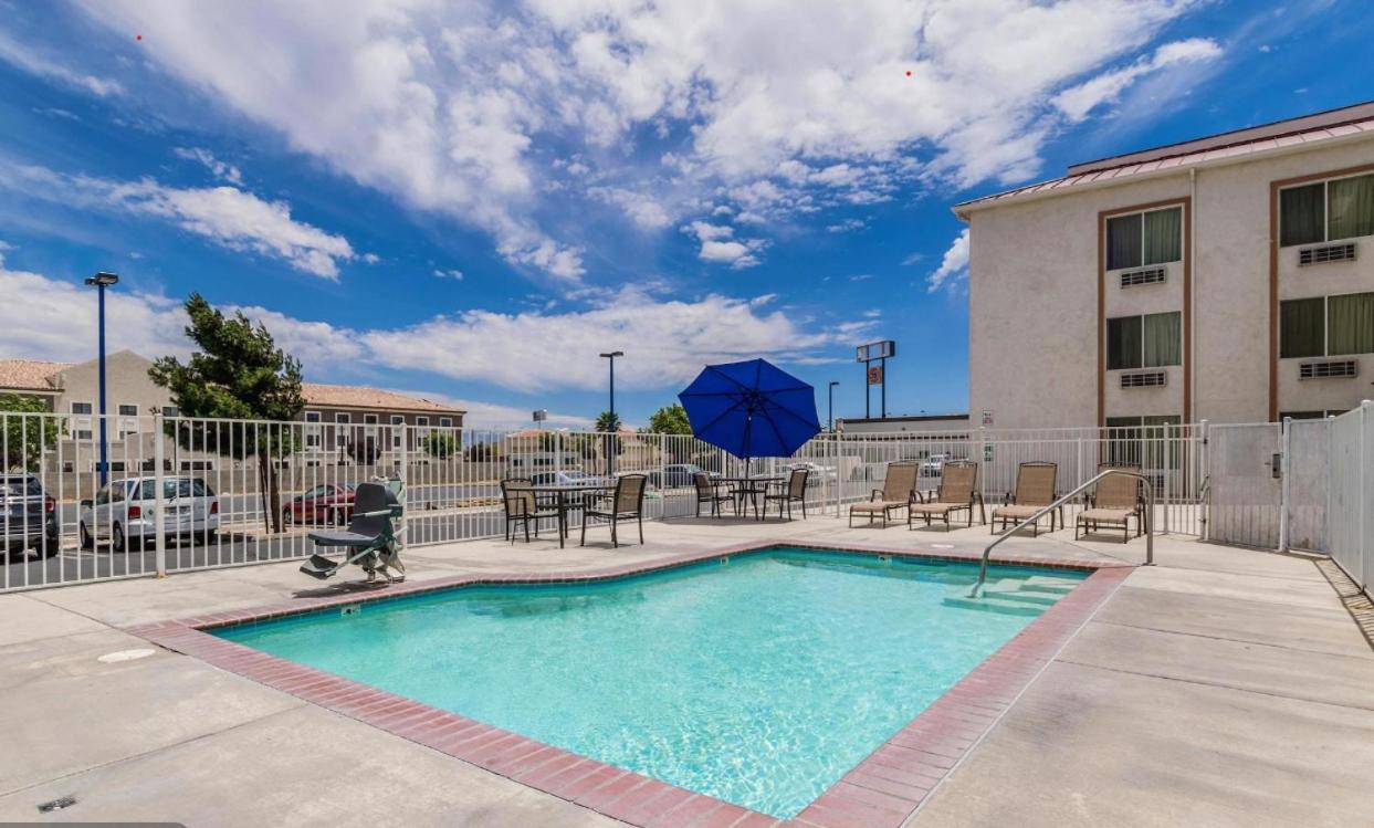 Studio 6 Suites Hesperia CA West Main Street I 15 view 3