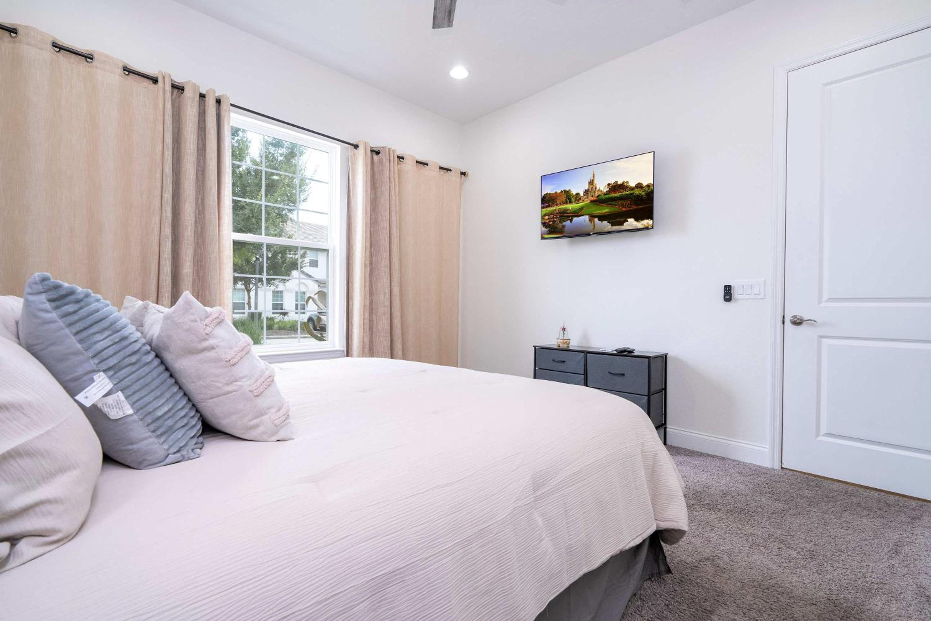 3Bd Sleeps8 with Pool & Close to Disney @Festival 220