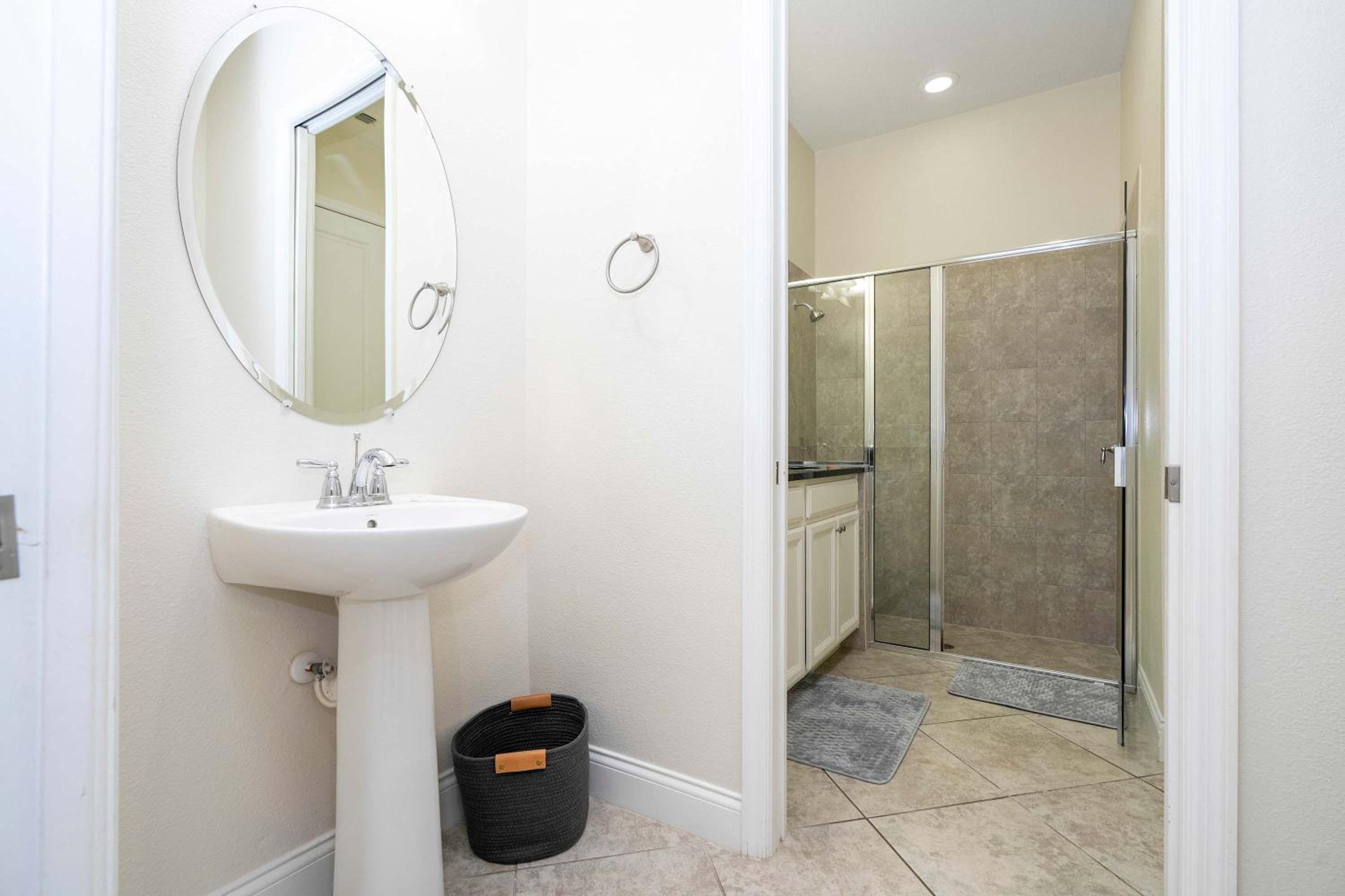 3Bd Sleeps8 with Pool & Close to Disney @Festival 220