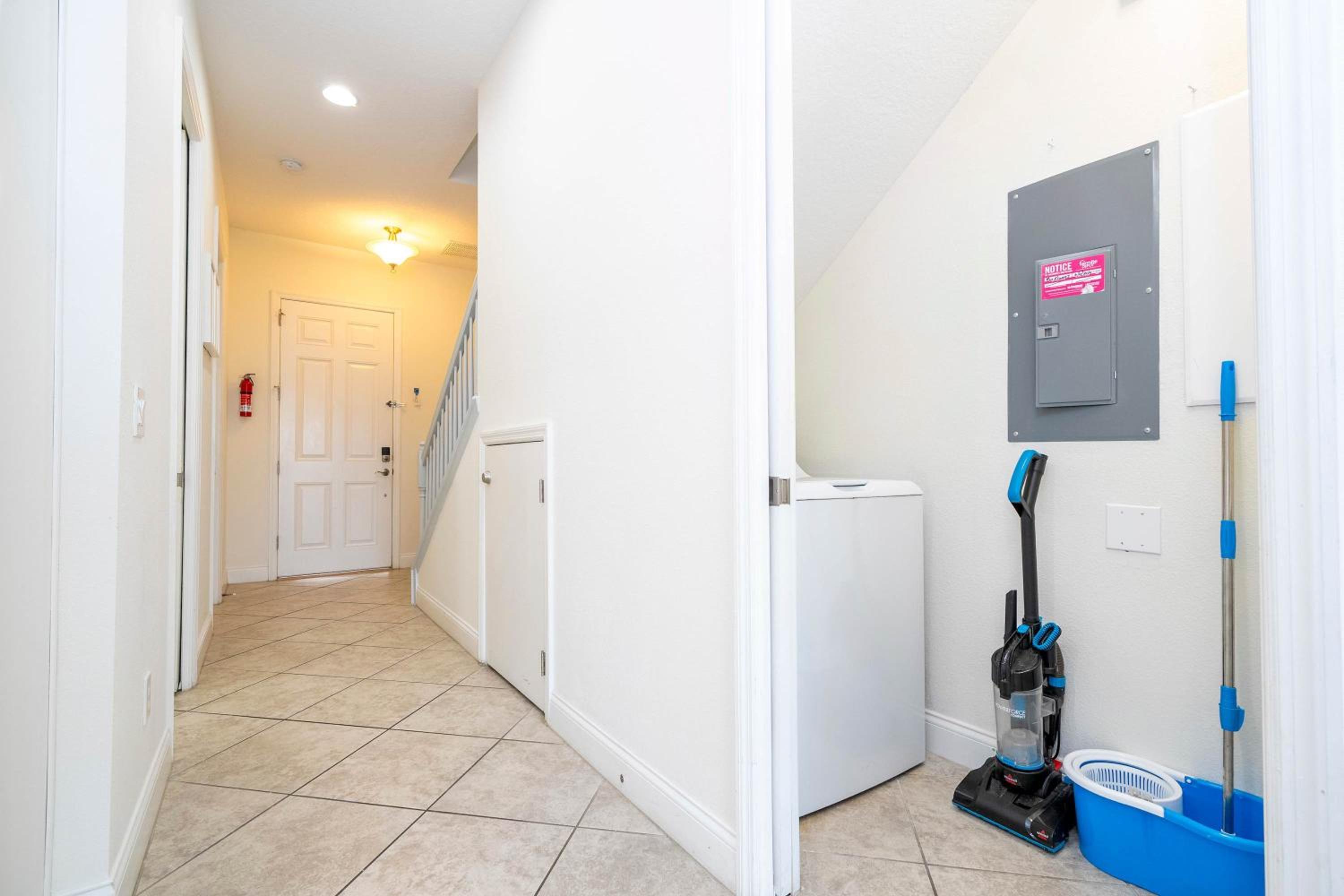 3Bd Sleeps8 with Pool & Close to Disney @Festival 220