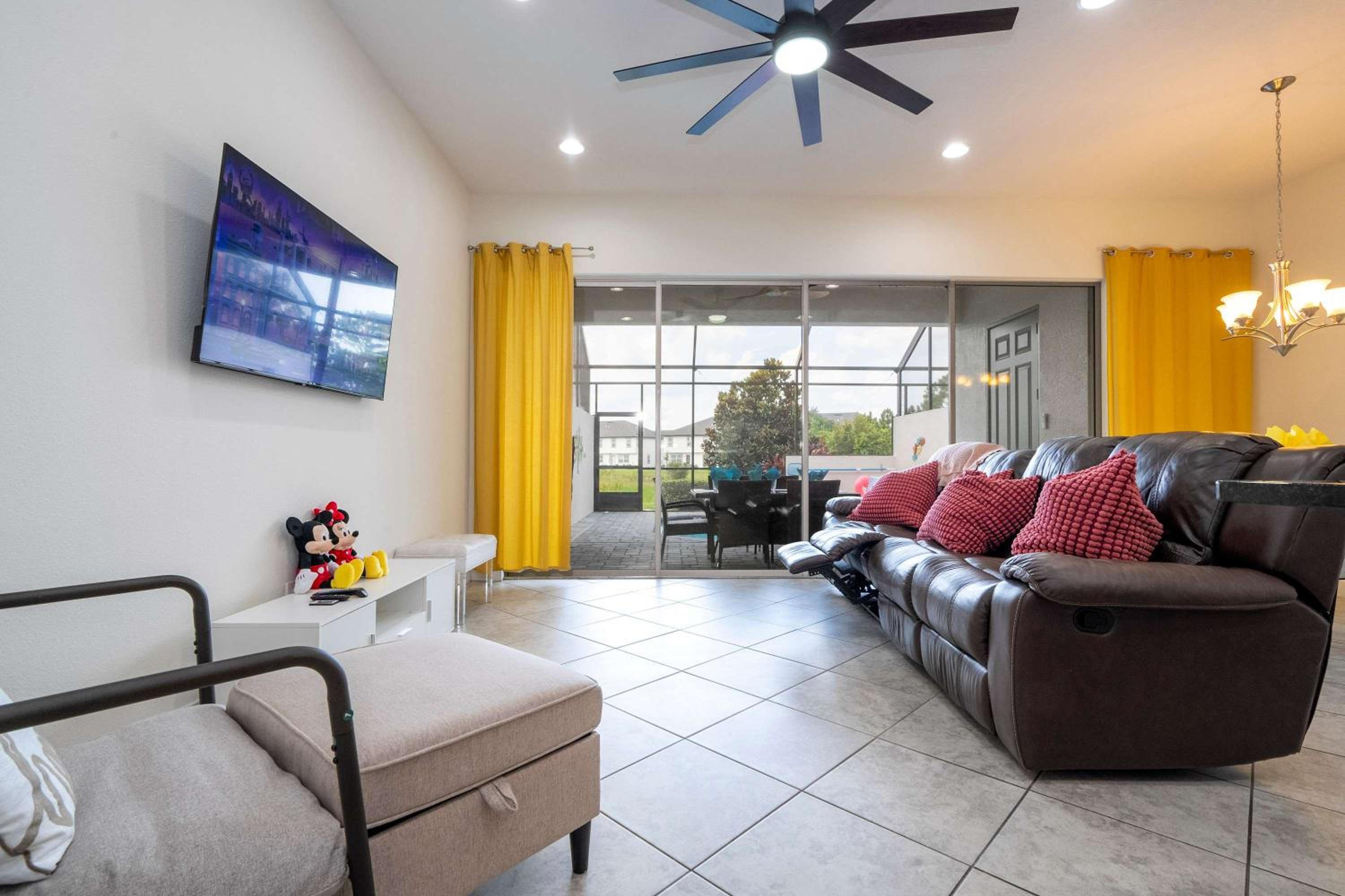 3Bd Sleeps8 with Pool & Close to Disney @Festival 220