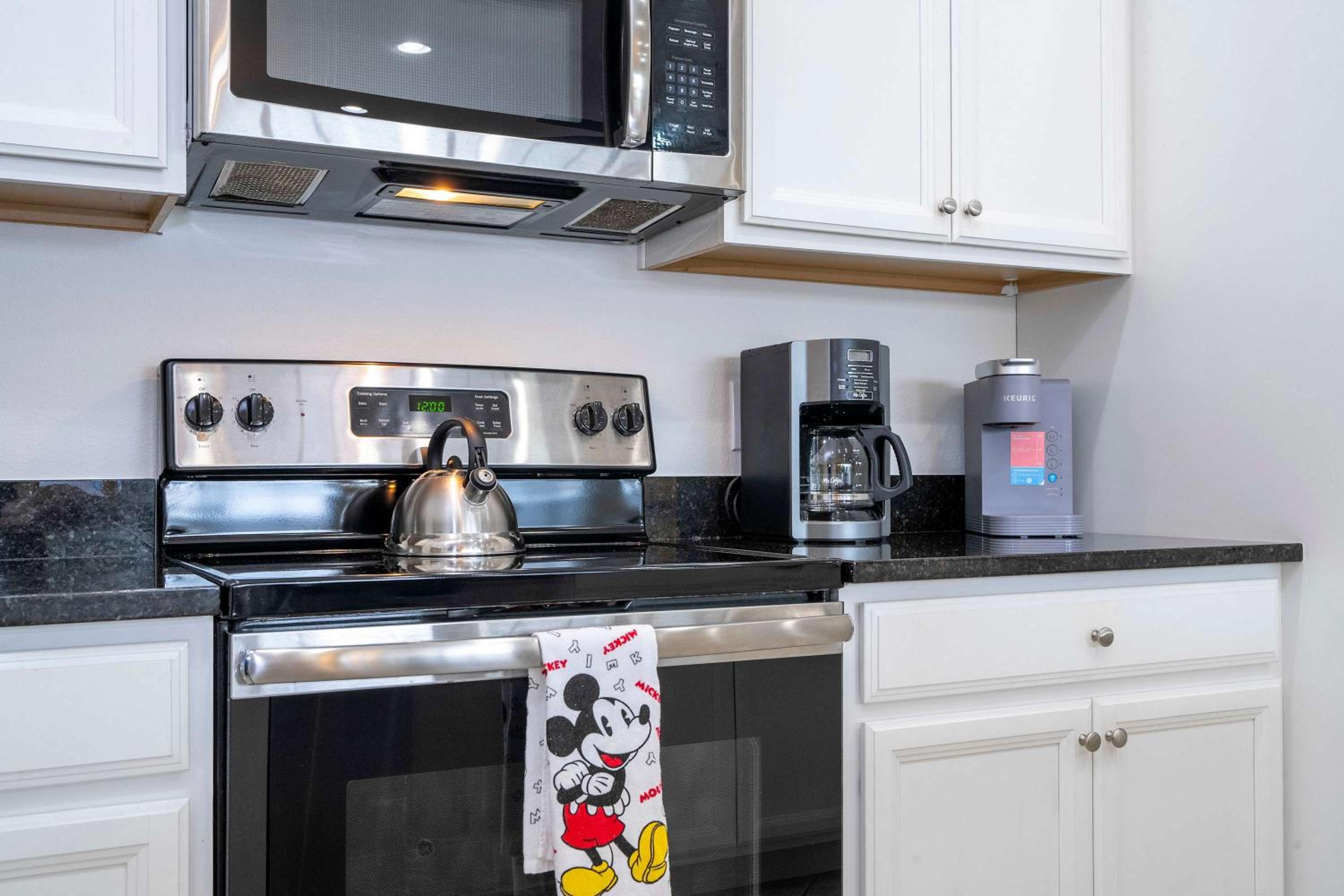 3Bd Sleeps8 with Pool & Close to Disney @Festival 220