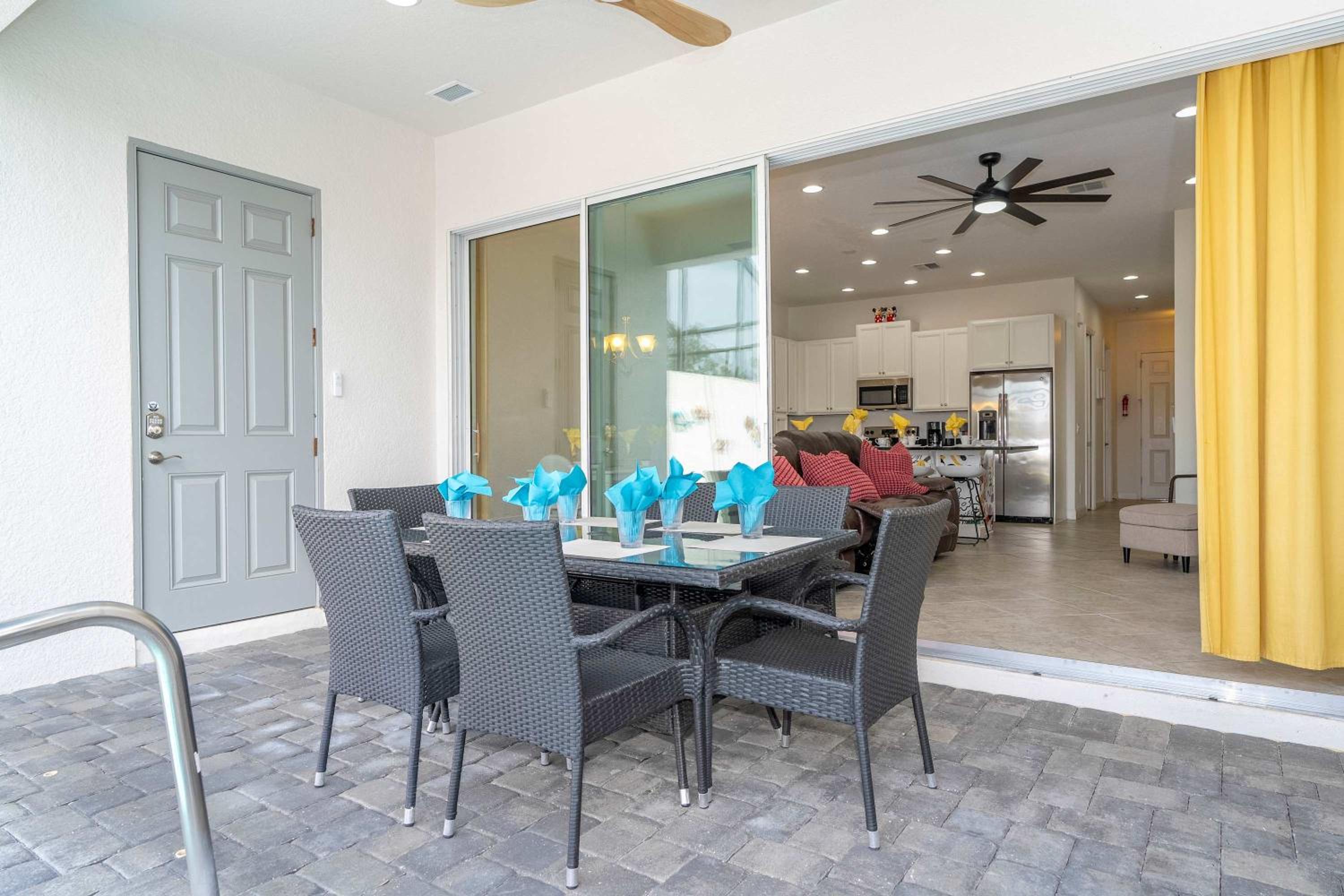3Bd Sleeps8 with Pool & Close to Disney @Festival 220