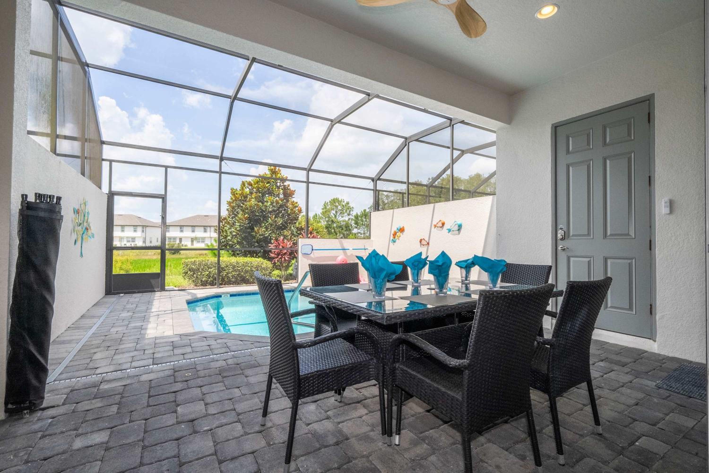 3Bd Sleeps8 with Pool & Close to Disney @Festival 220