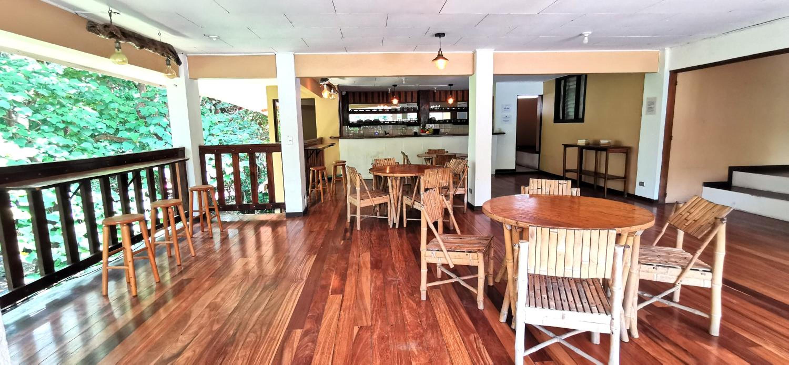 Tajalin Hostel - Montezuma Beach, Central location!