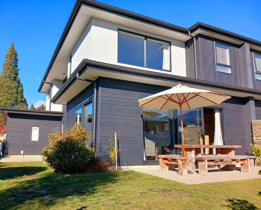 Tango On Tenby - Central Wanaka! view 3