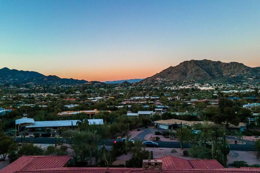 Stunning Mountainside Home in Paradise Valley! view 4