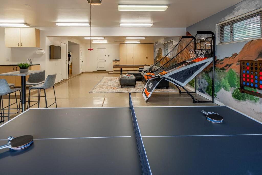 Stunning Mountainside Home in Paradise Valley! view 5